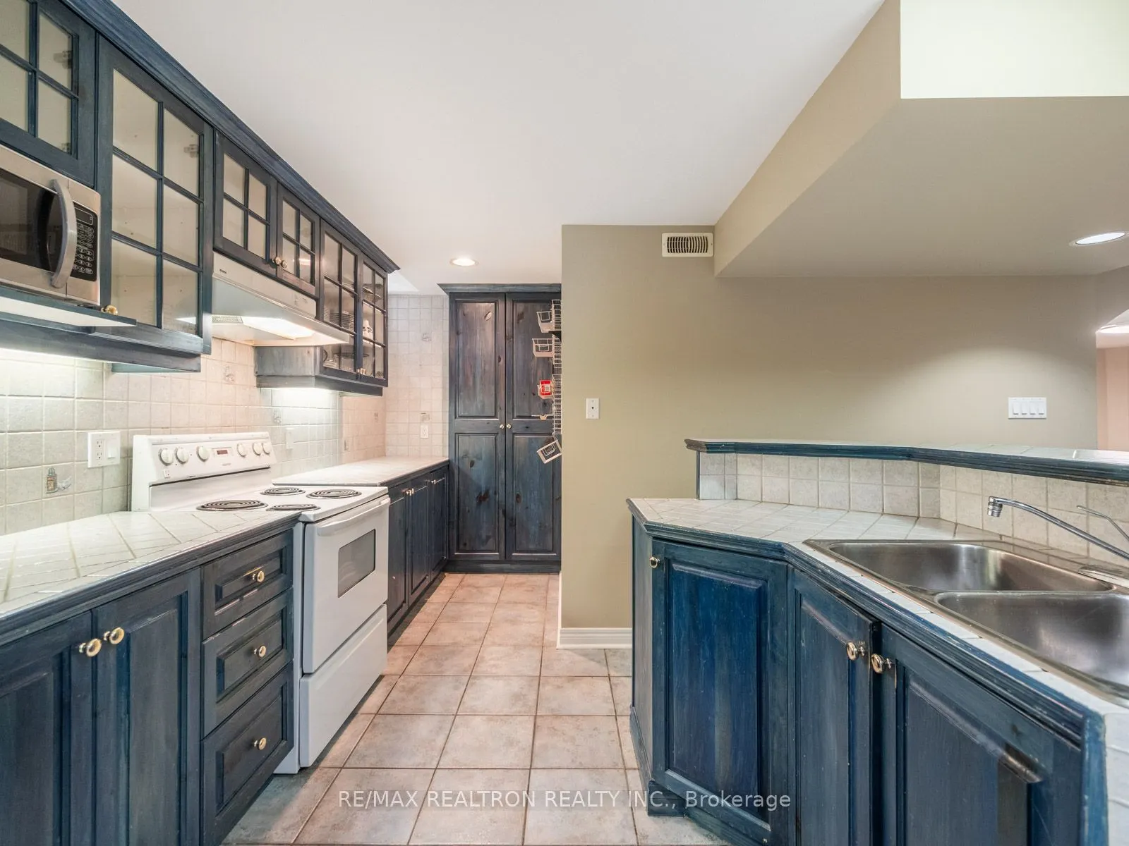 123 Hammerstone Crescent