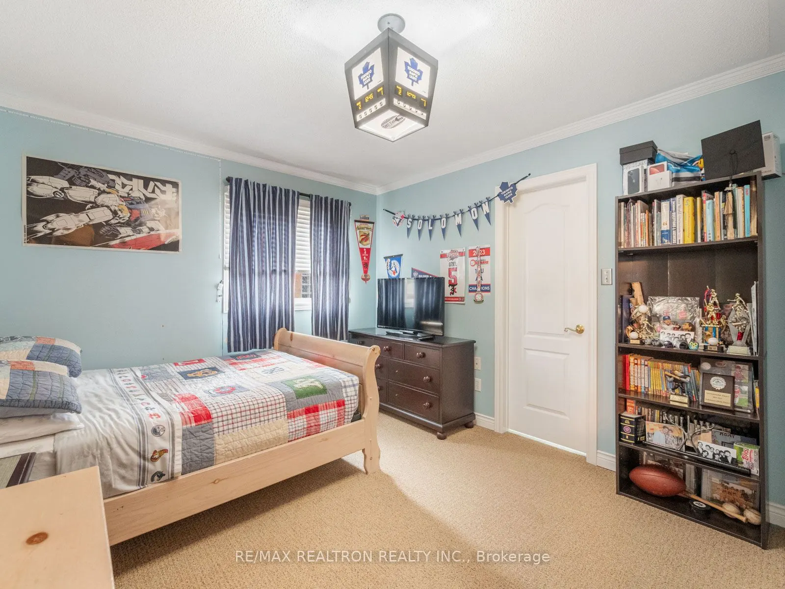 123 Hammerstone Crescent