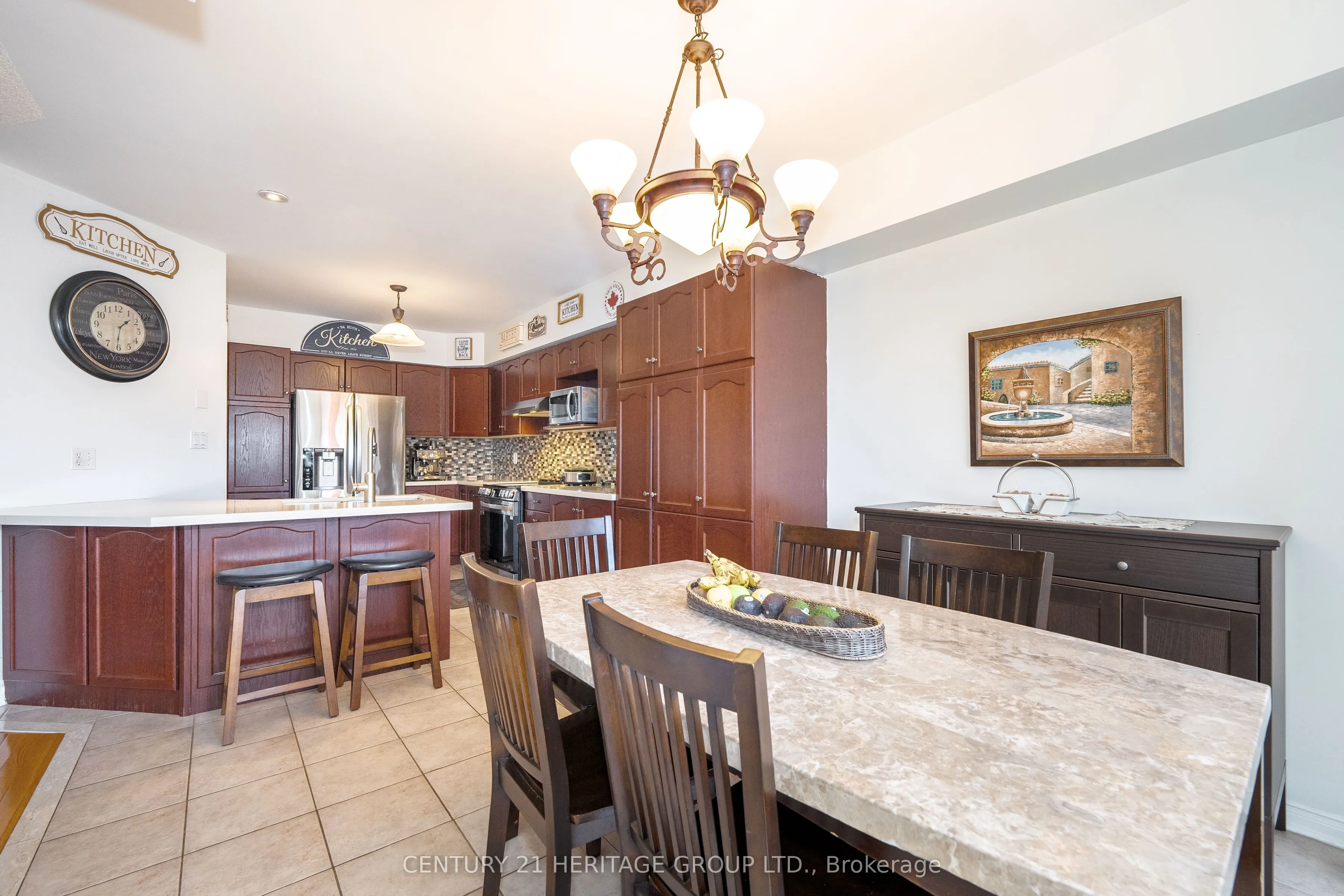 512 Menczel Crescent