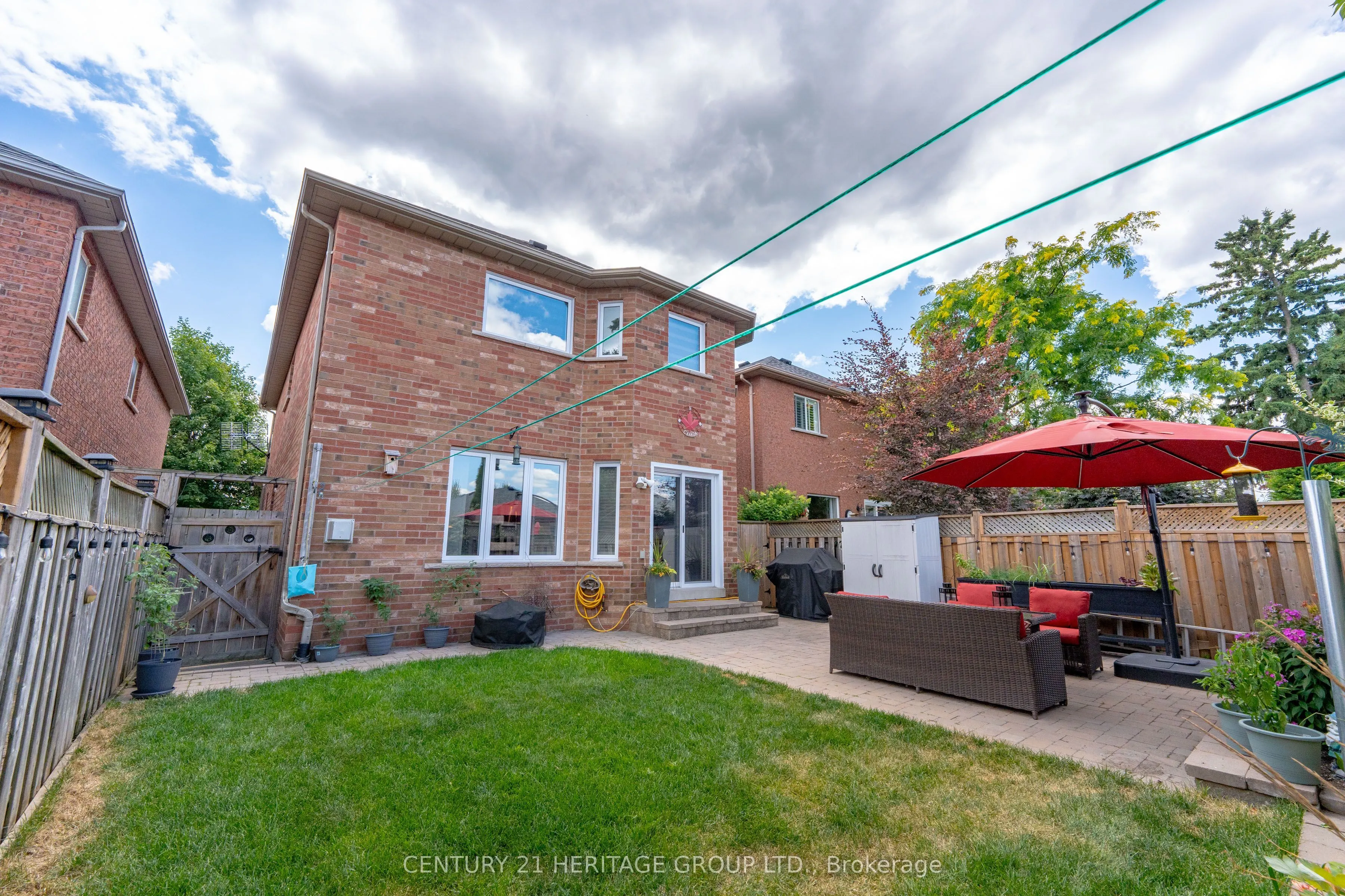 512 Menczel Crescent