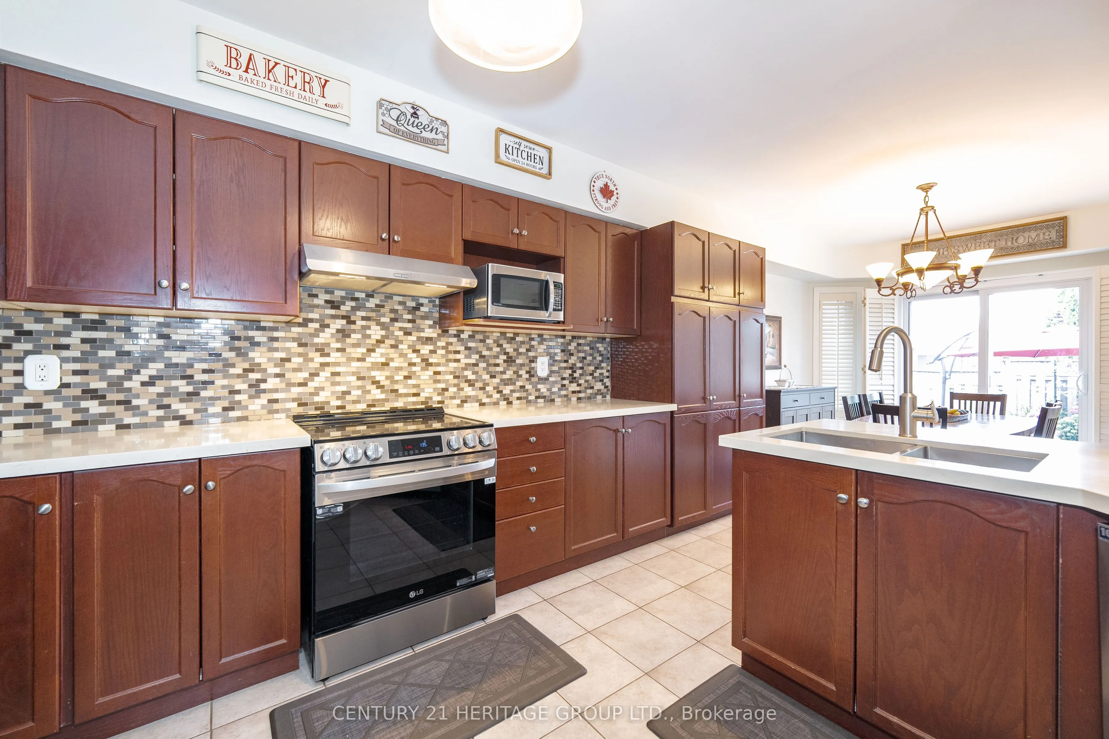 512 Menczel Crescent