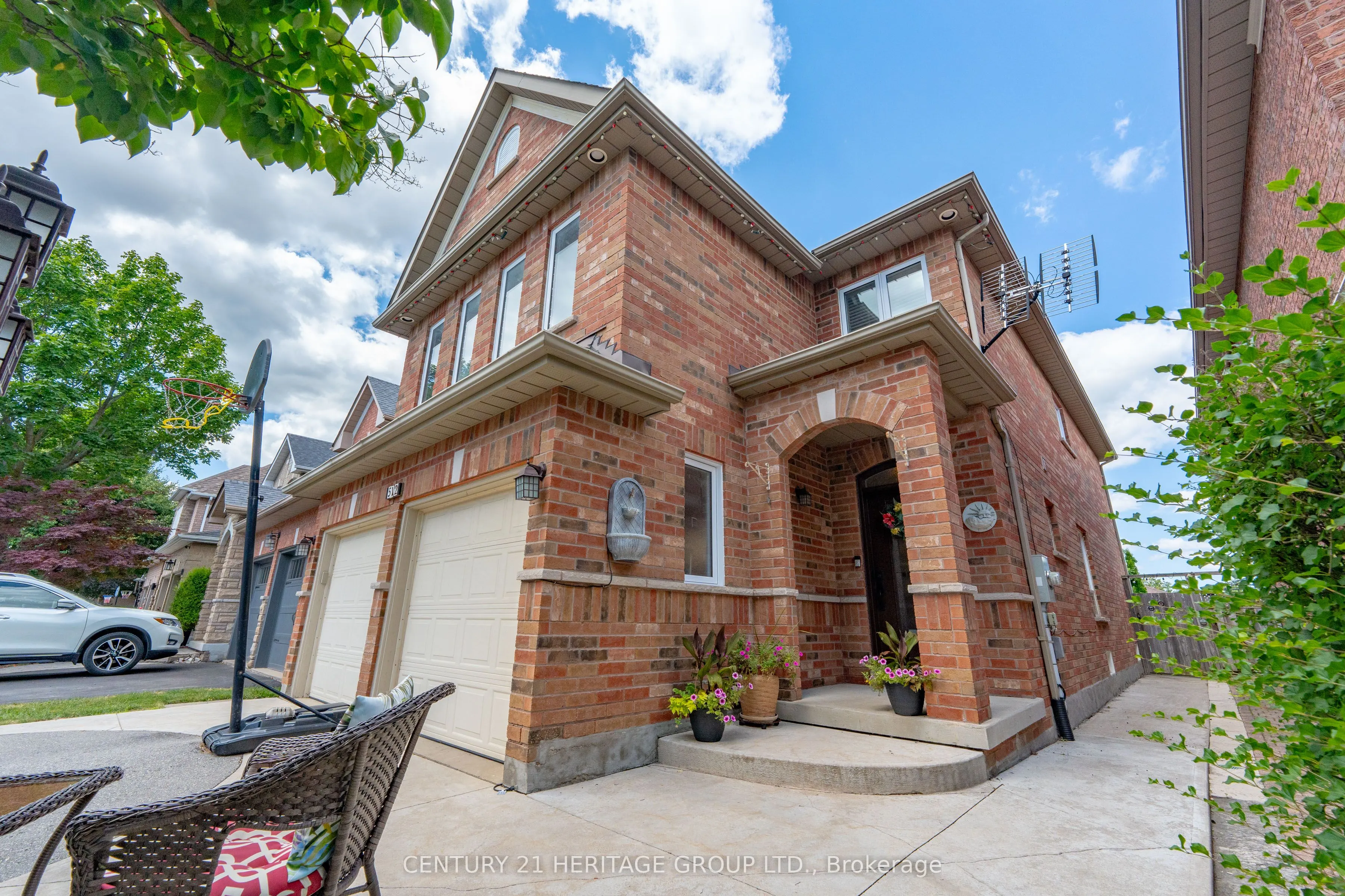 512 Menczel Crescent