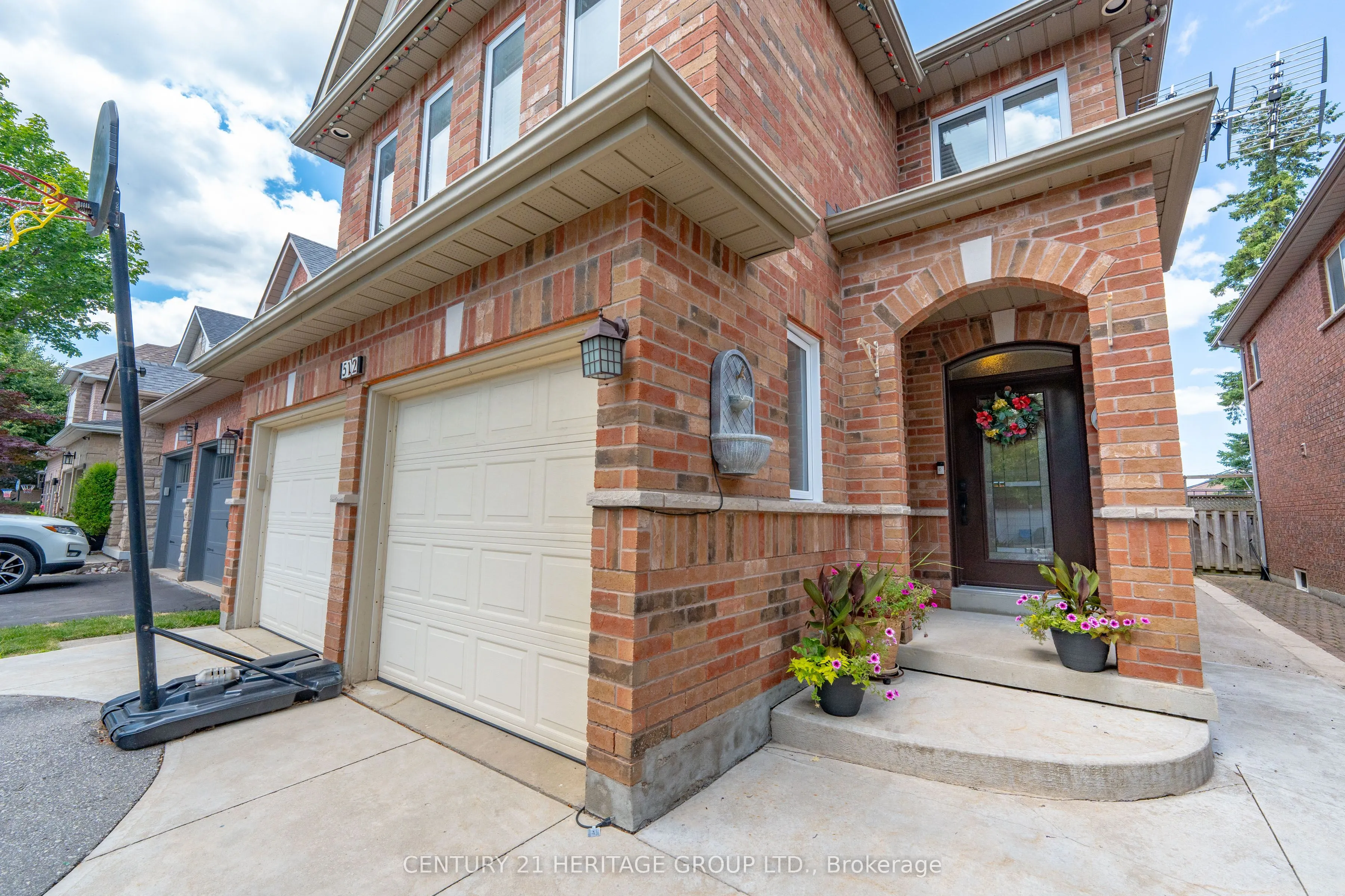 512 Menczel Crescent