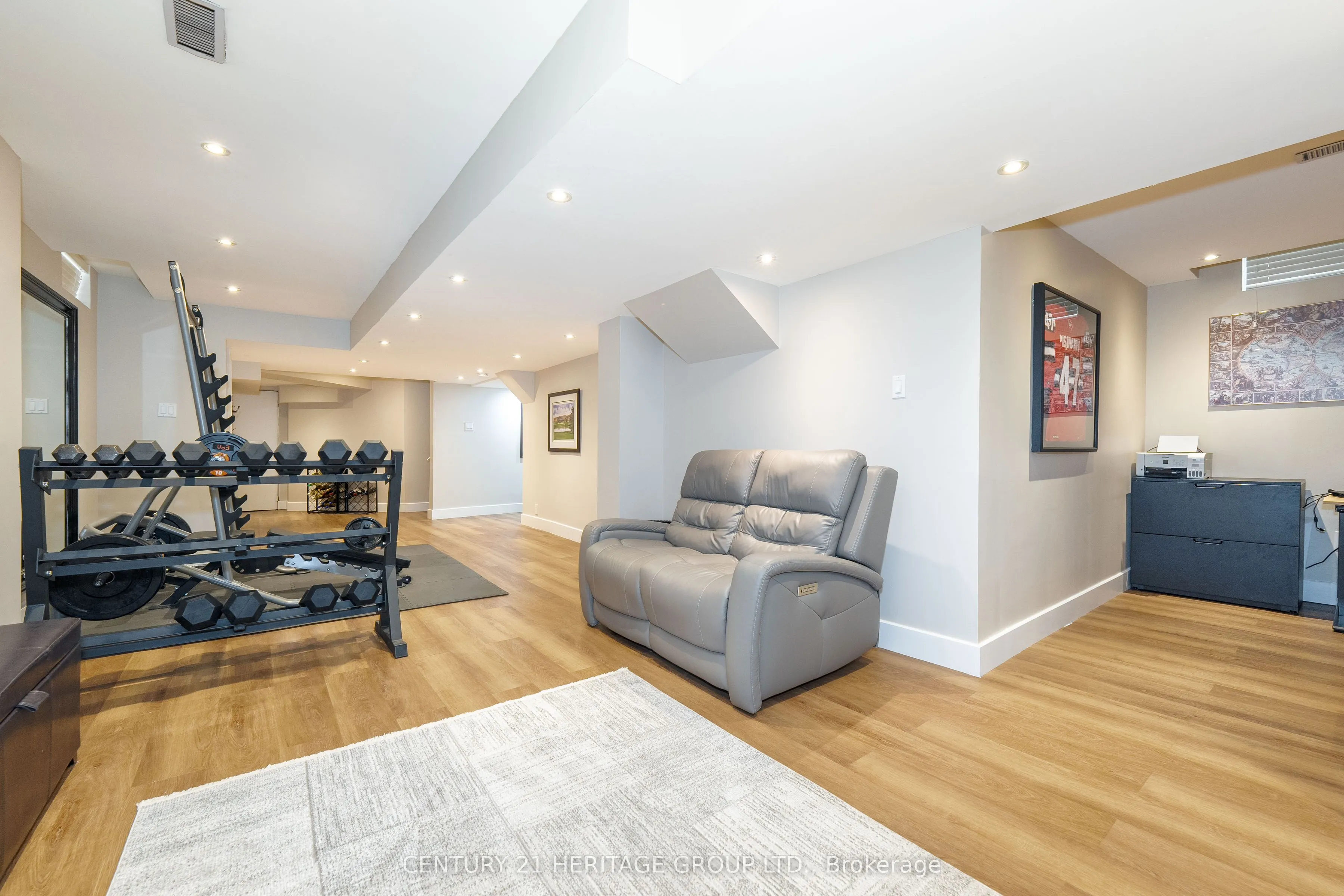 512 Menczel Crescent