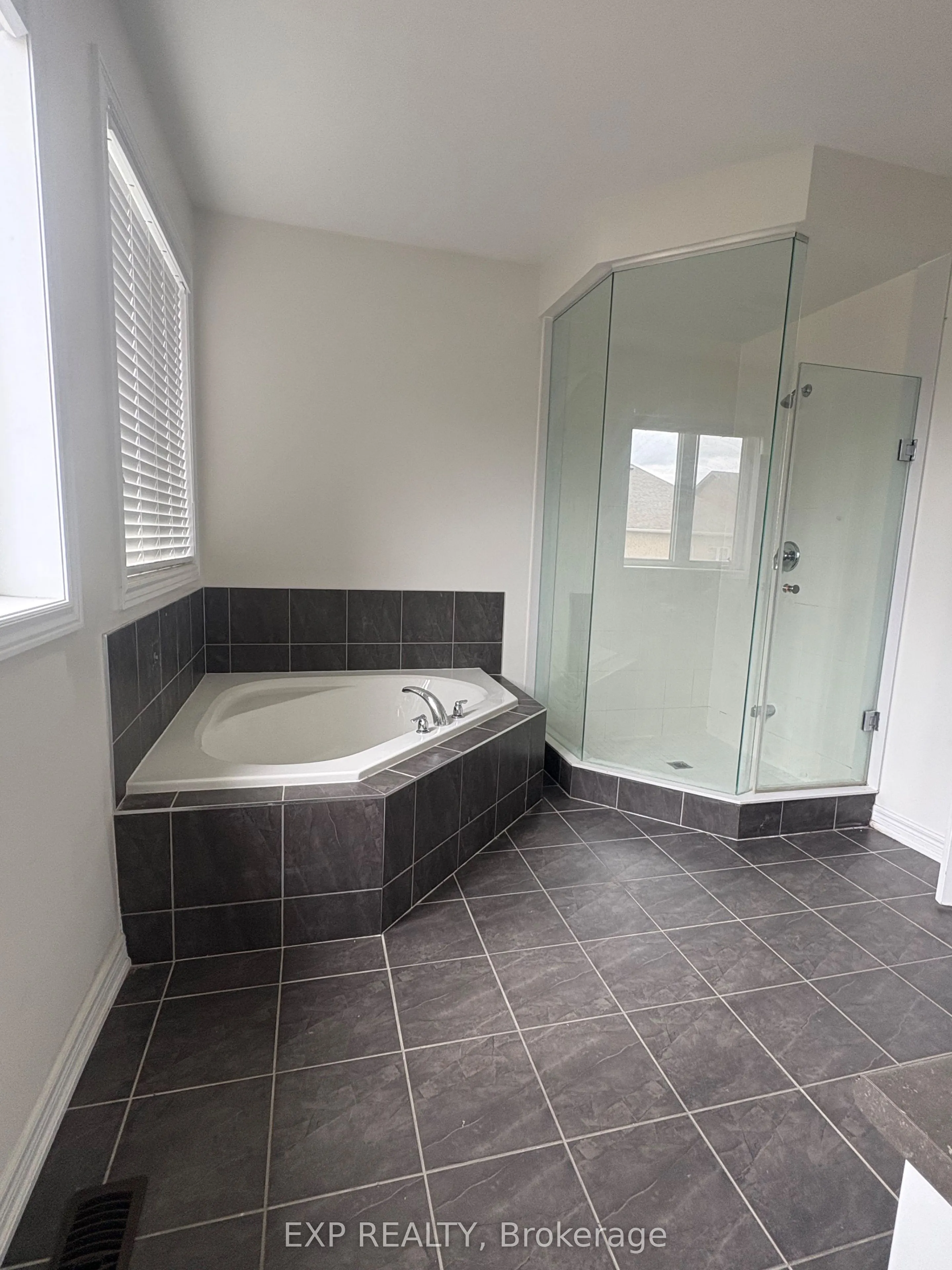 14 Alistair Crescent