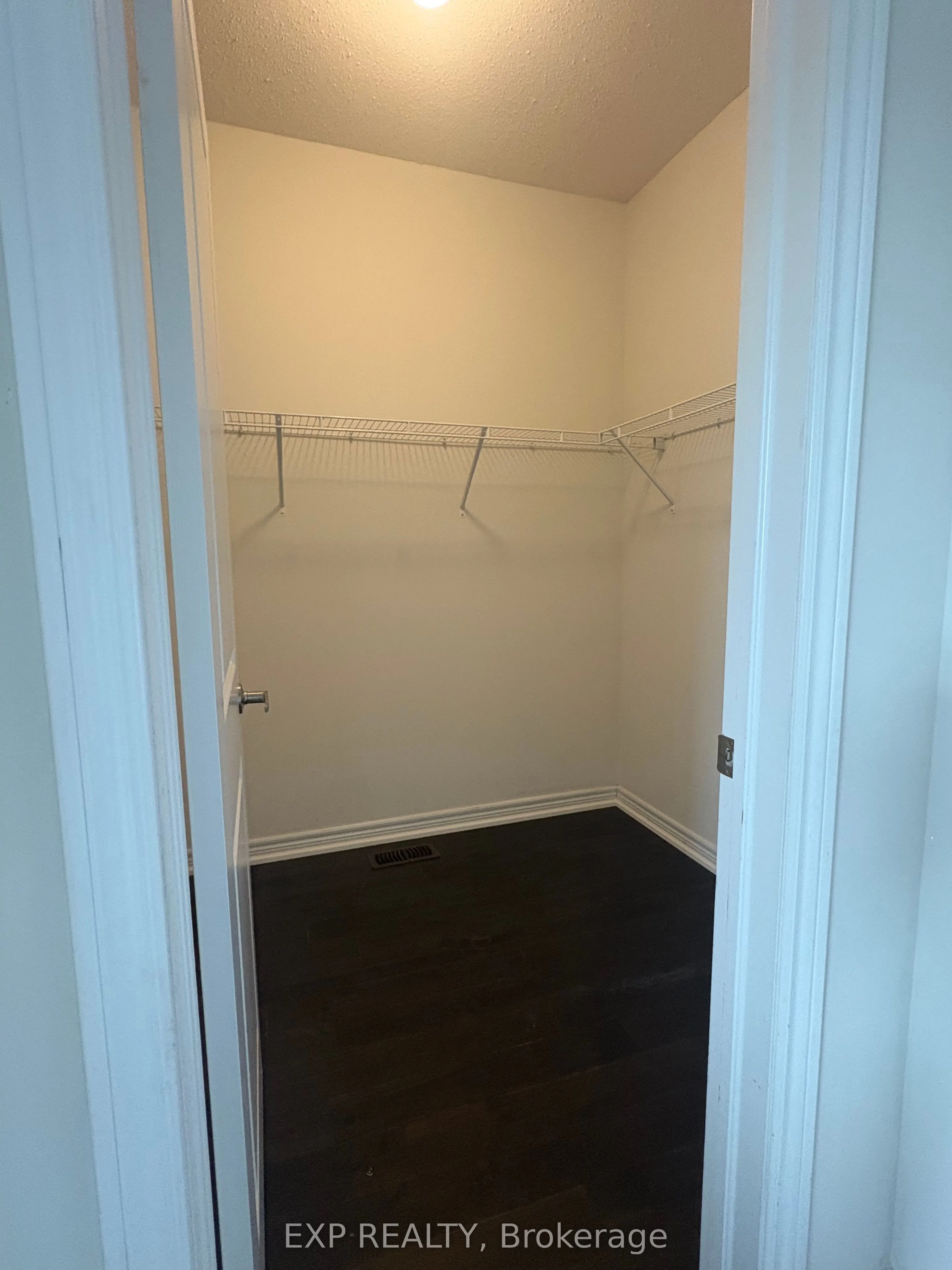 14 Alistair Crescent