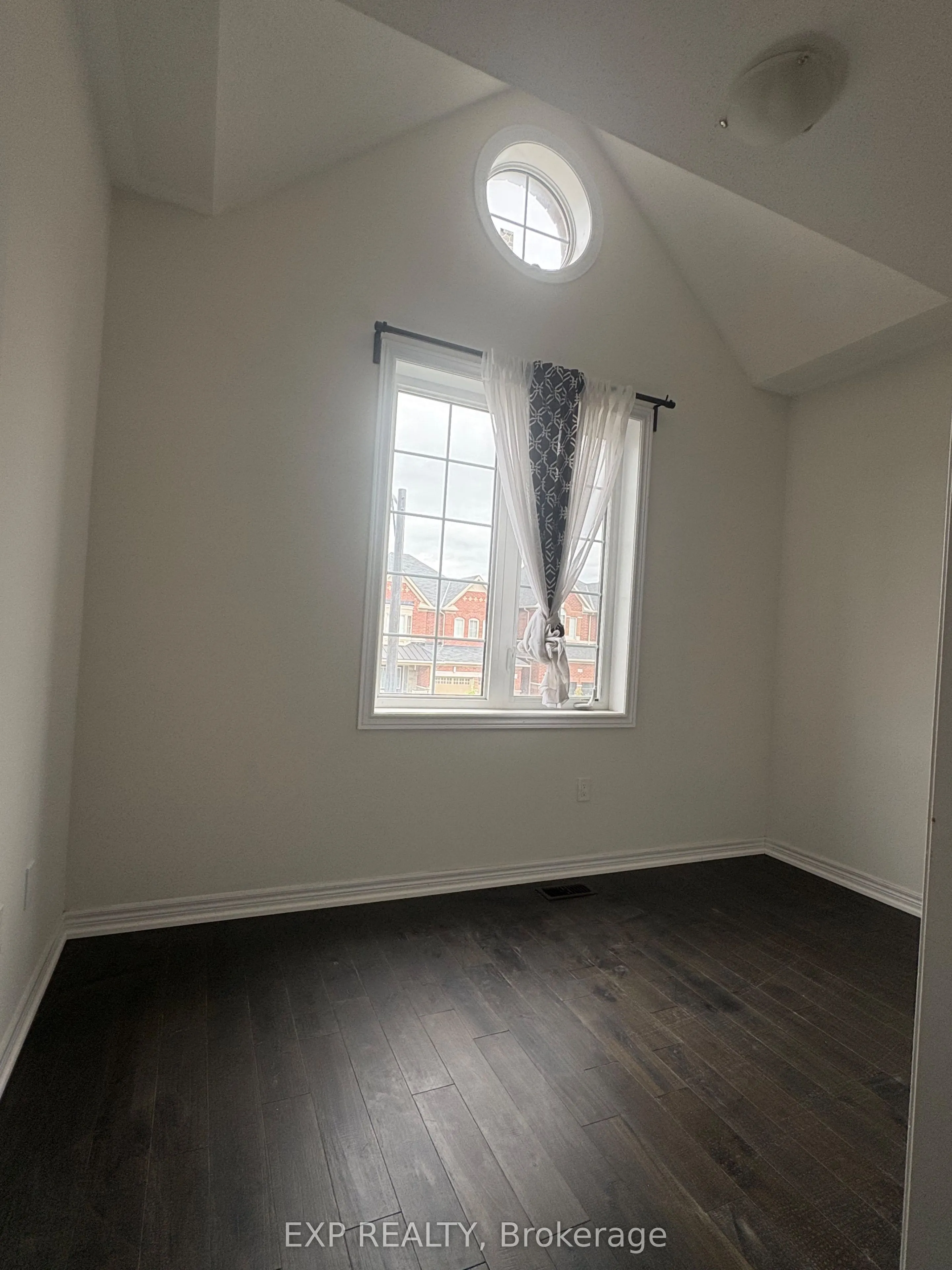 14 Alistair Crescent