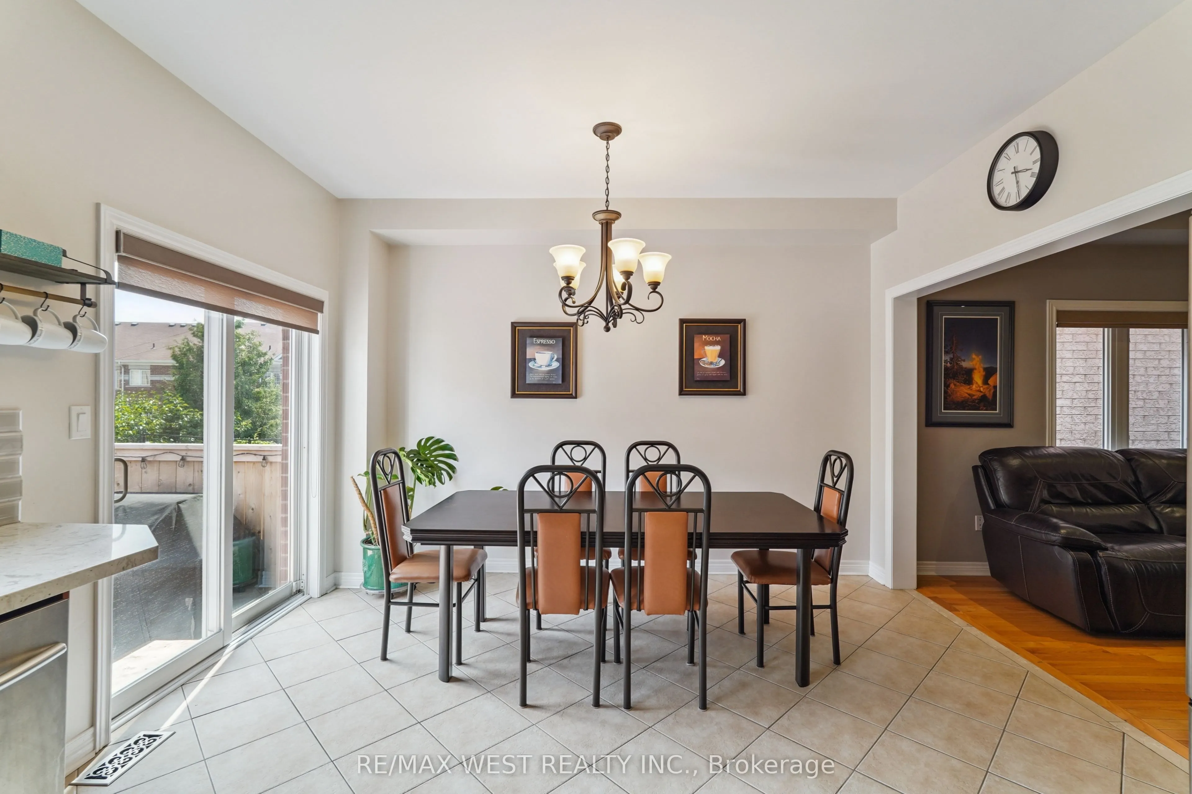 148 Chayna Crescent