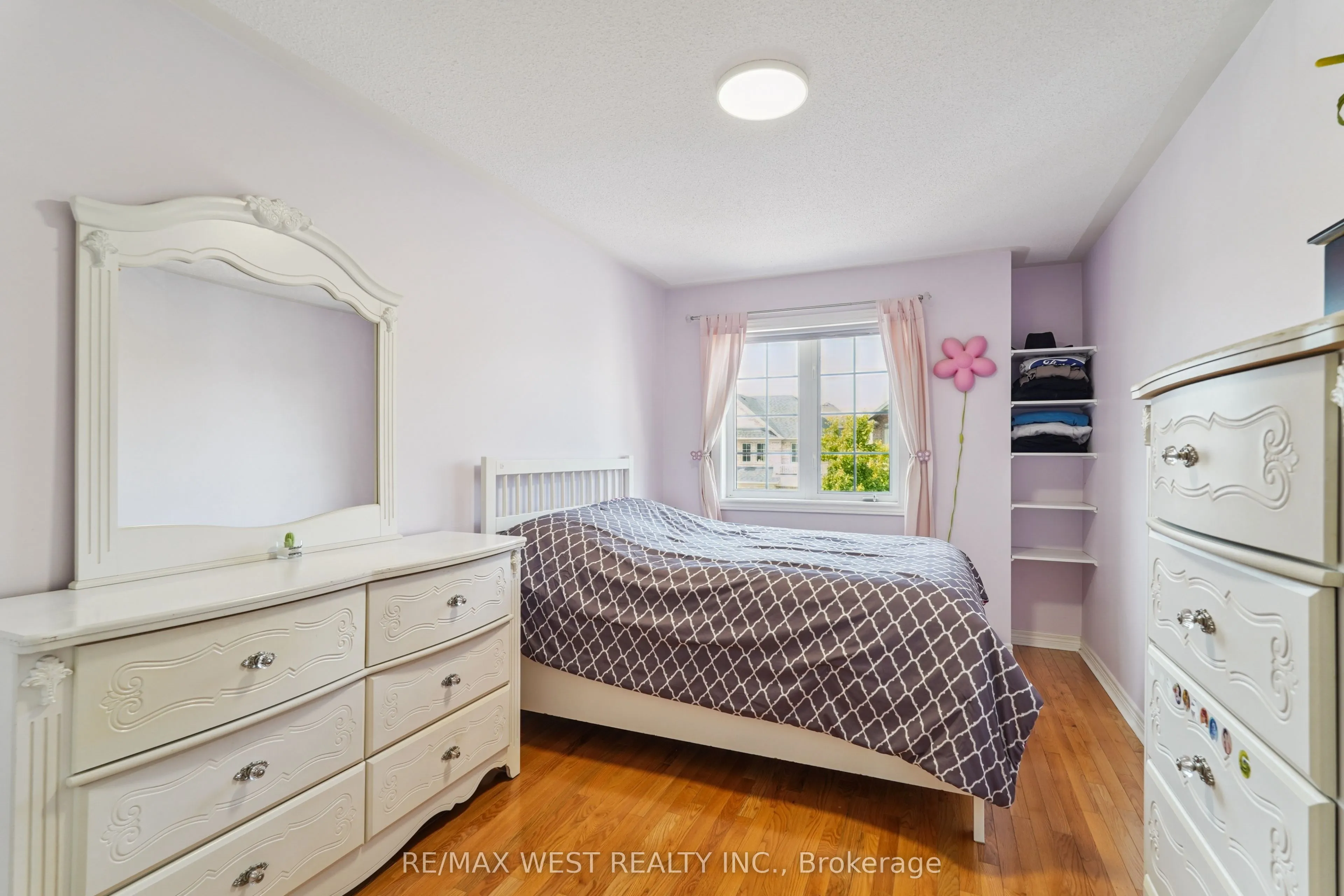148 Chayna Crescent