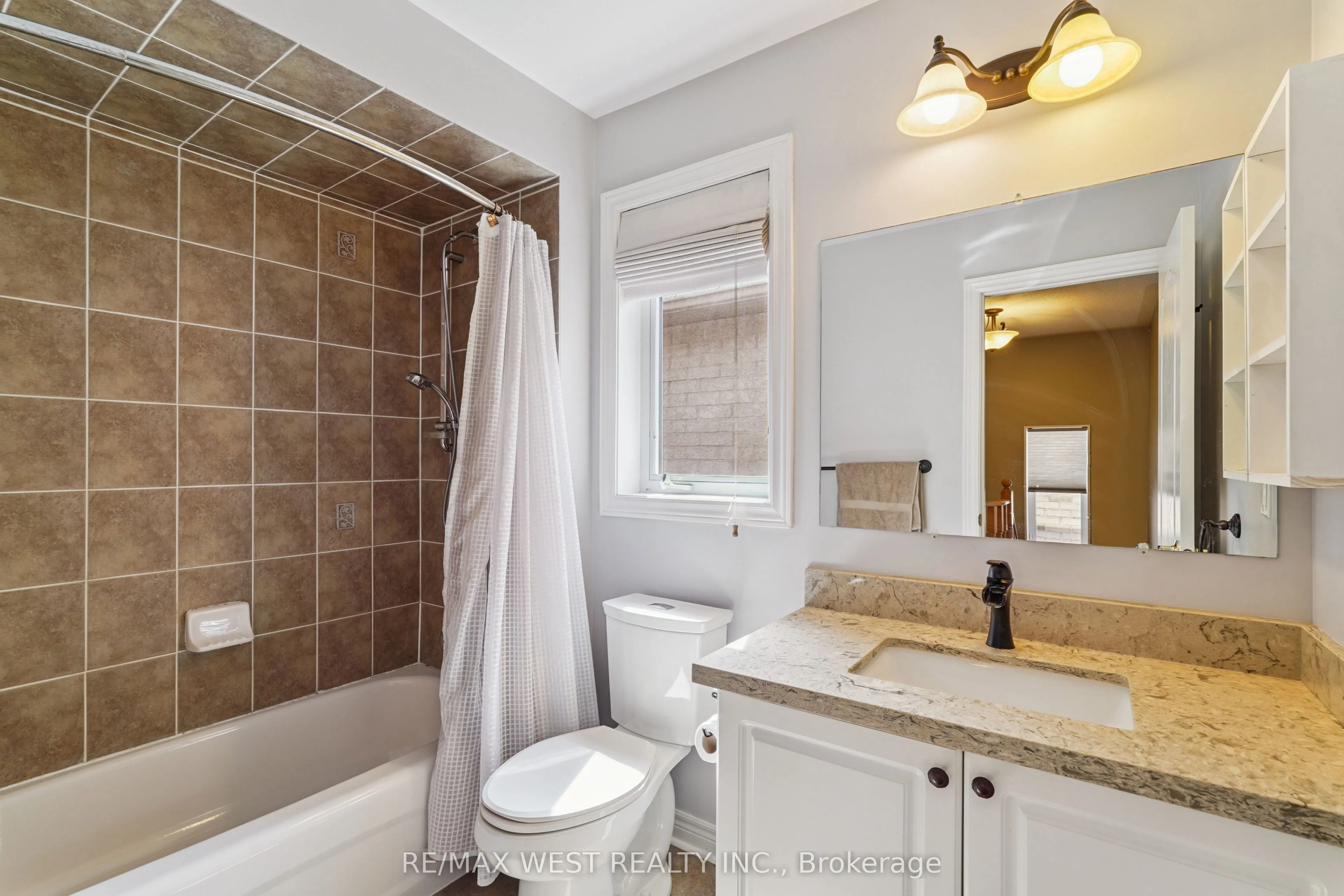 148 Chayna Crescent