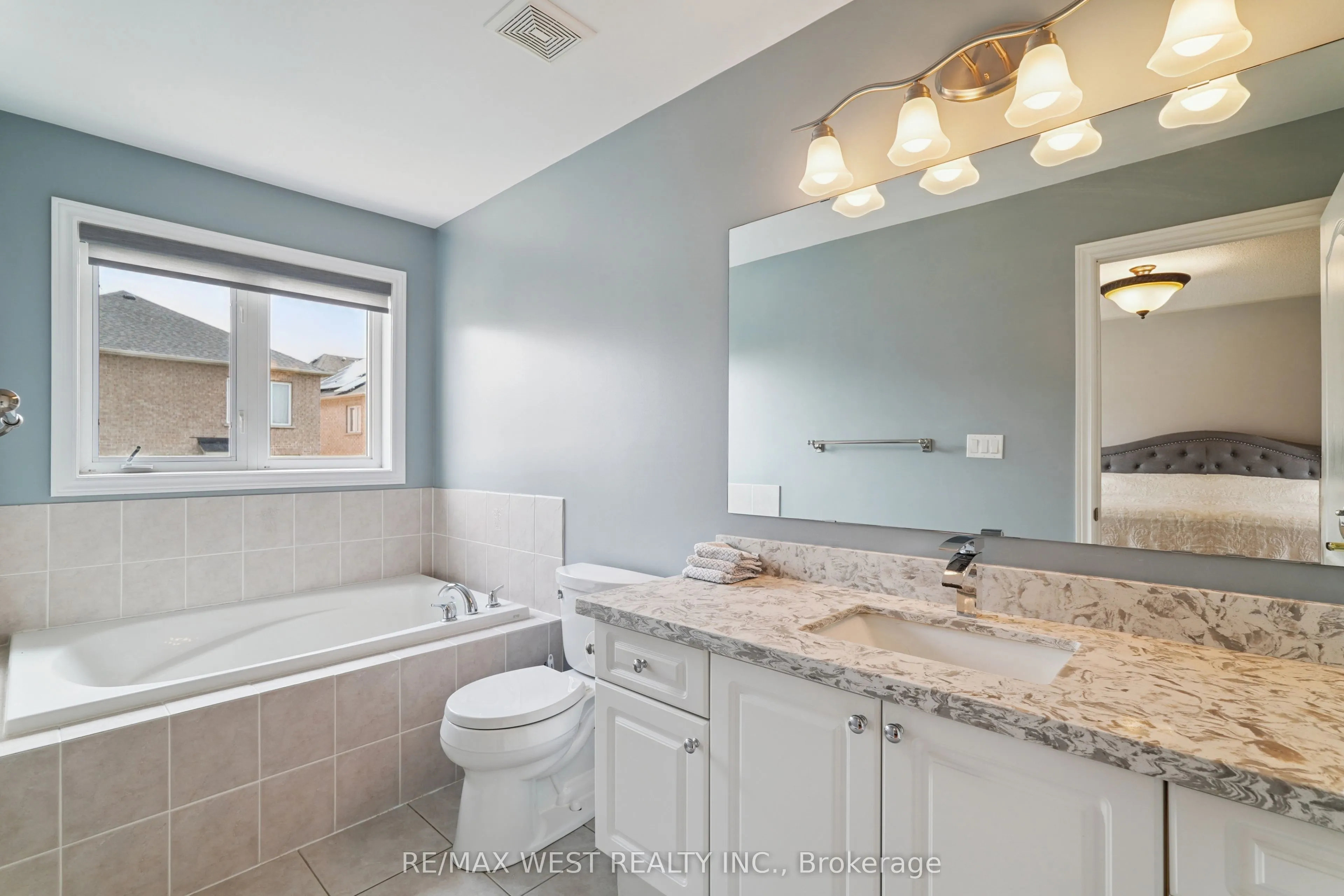 148 Chayna Crescent