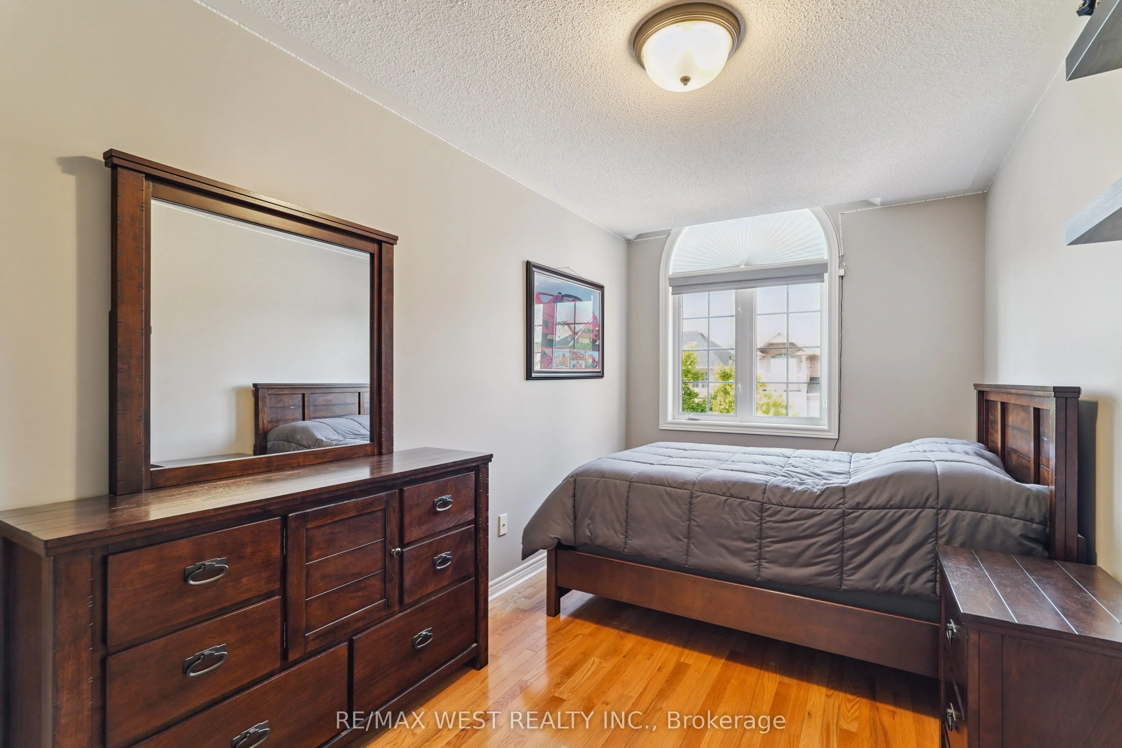 148 Chayna Crescent