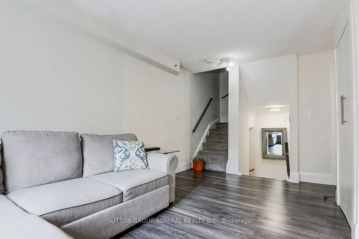 75 Weldrick Road E, #838