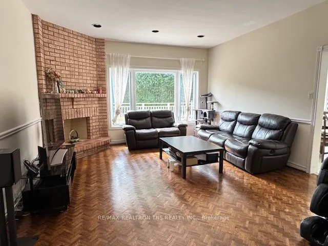 16 Chaplin Court