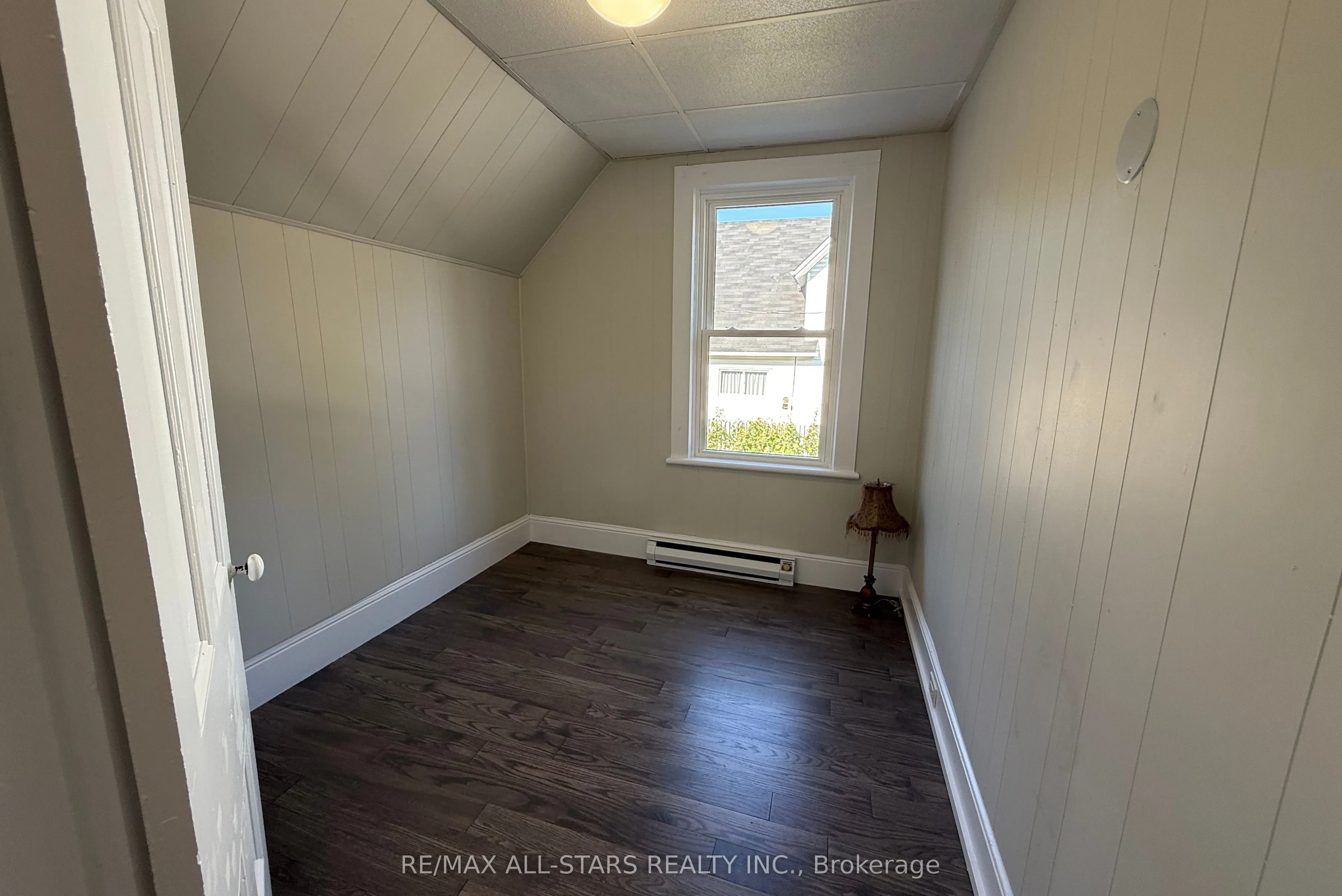 194/198 Brock Street W