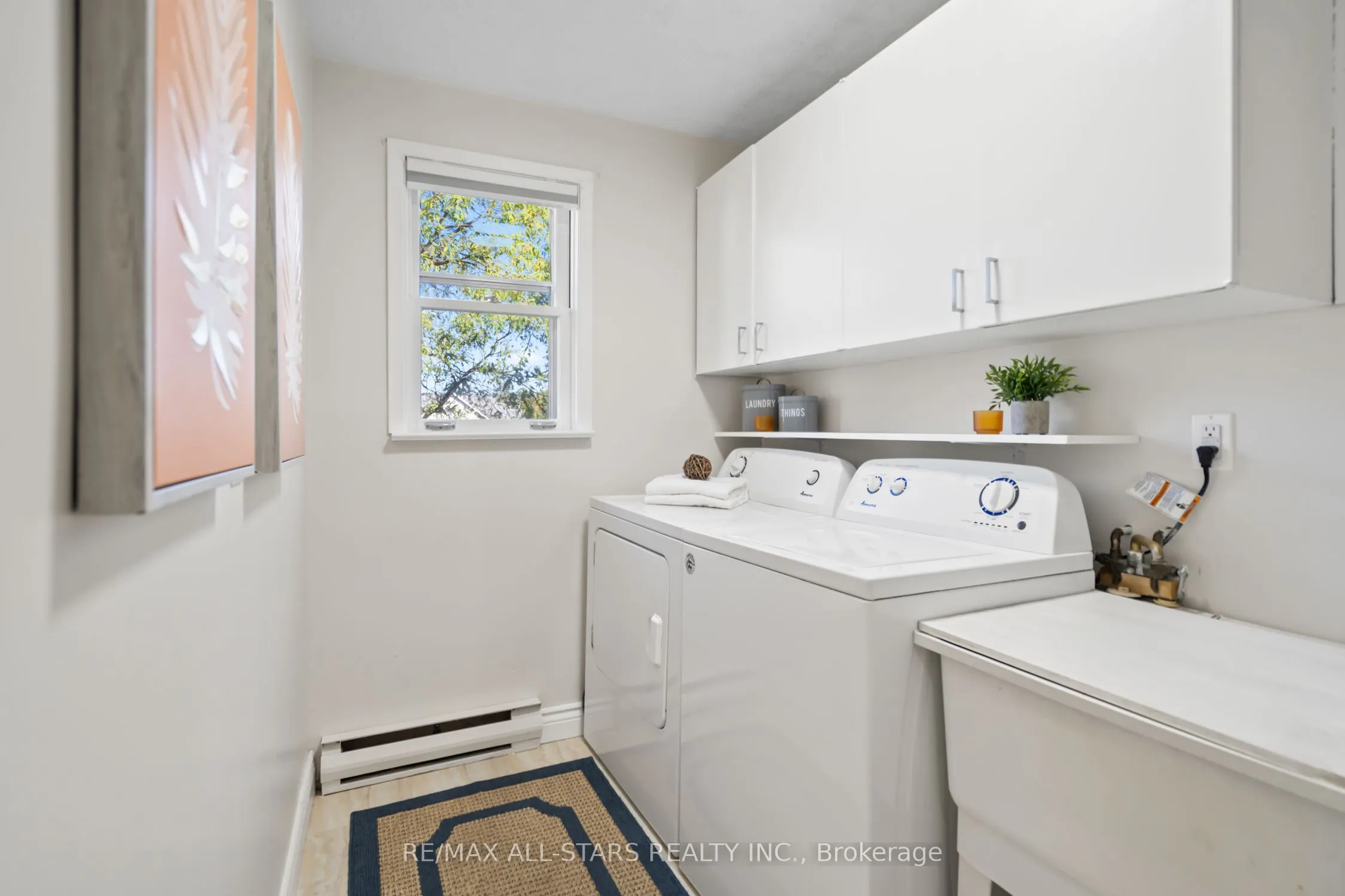 194/198 Brock Street W