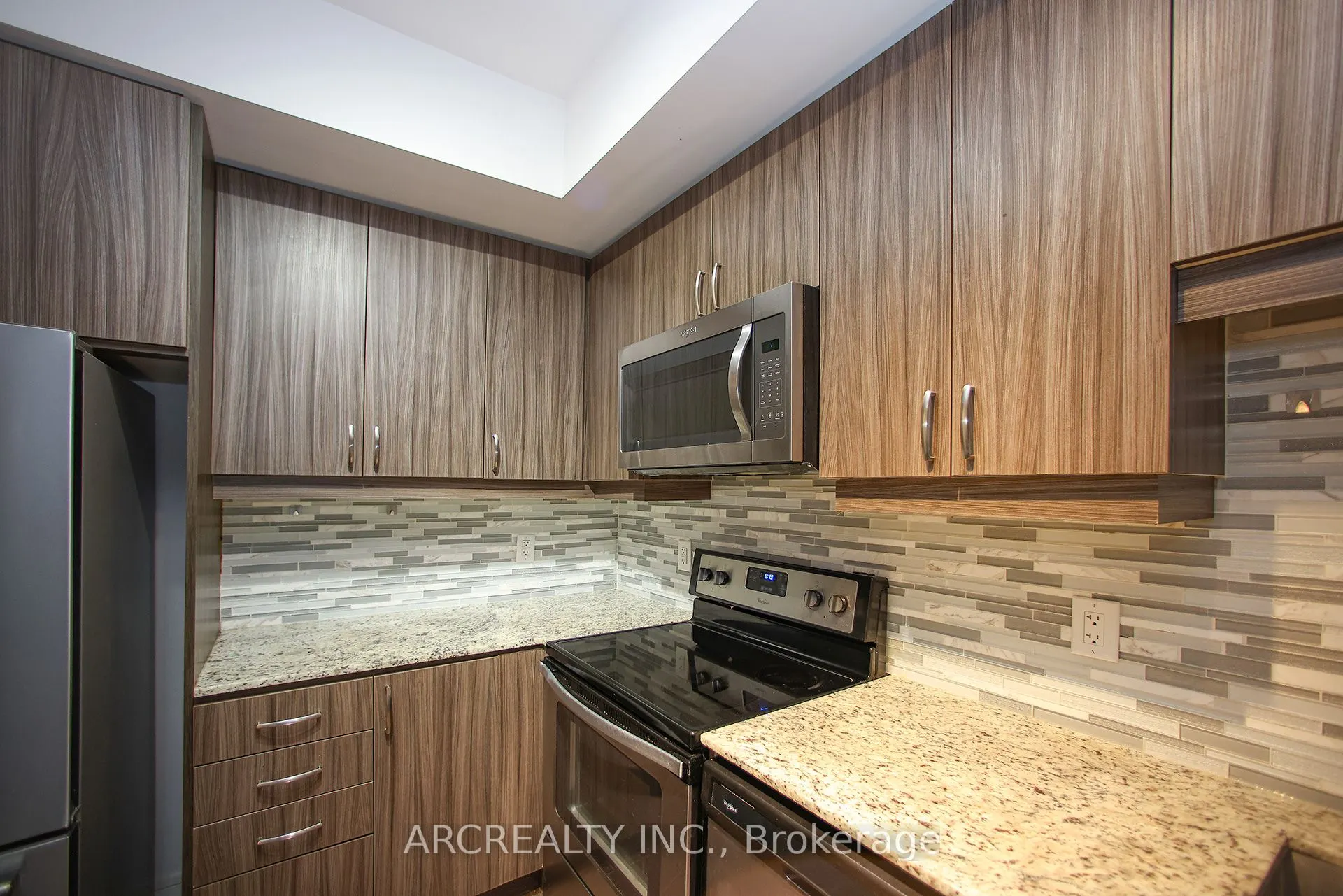 9205 Yonge Street, #512