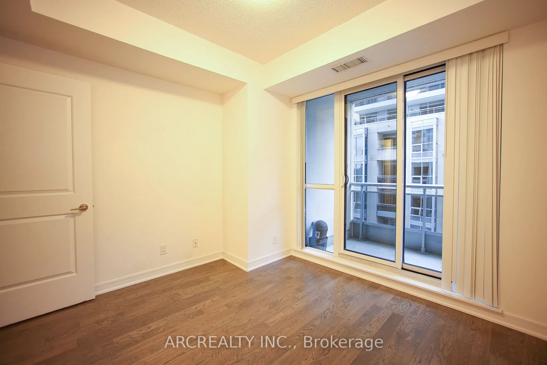 9205 Yonge Street, #512