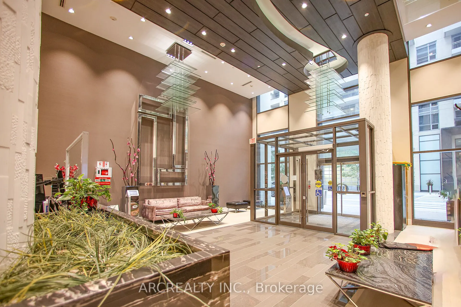 9205 Yonge Street, #512