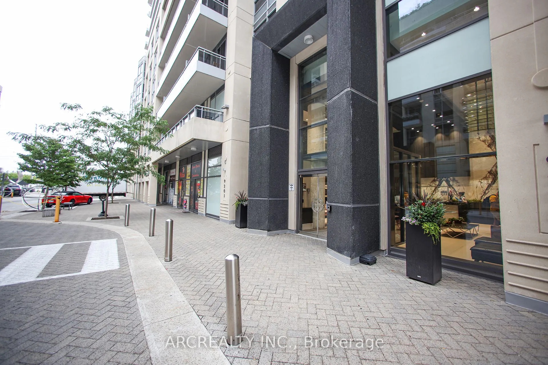 9205 Yonge Street, #512