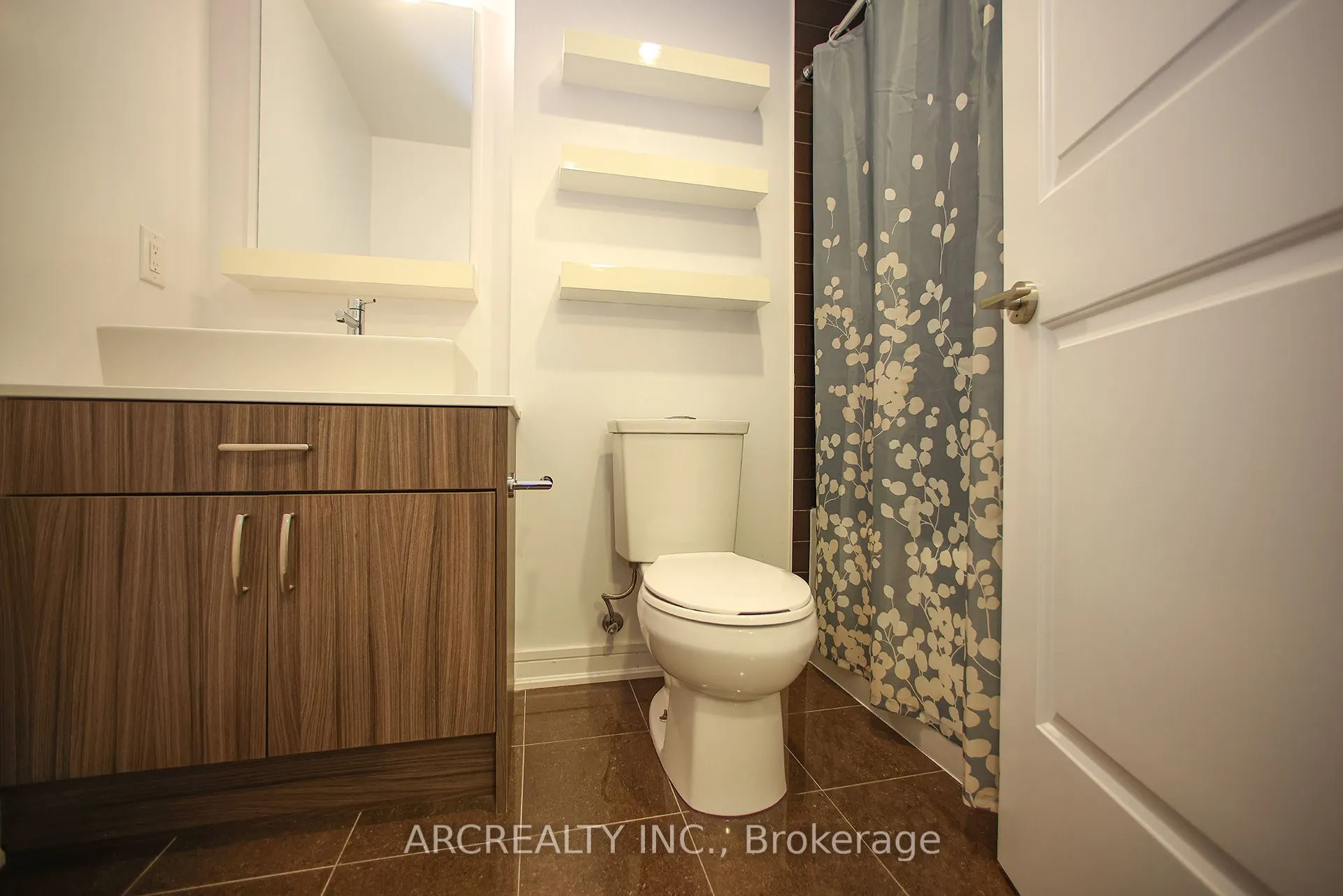 9205 Yonge Street, #512