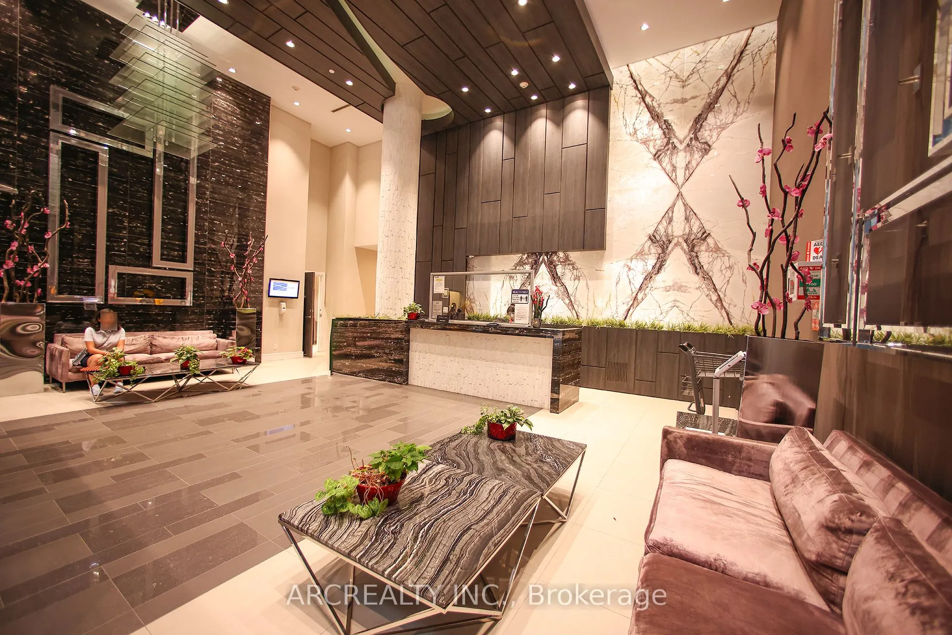9205 Yonge Street, #512