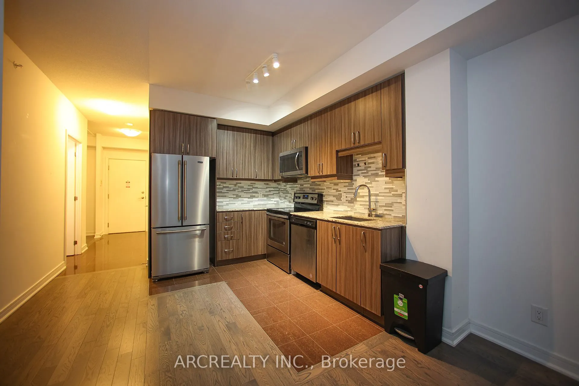 9205 Yonge Street, #512