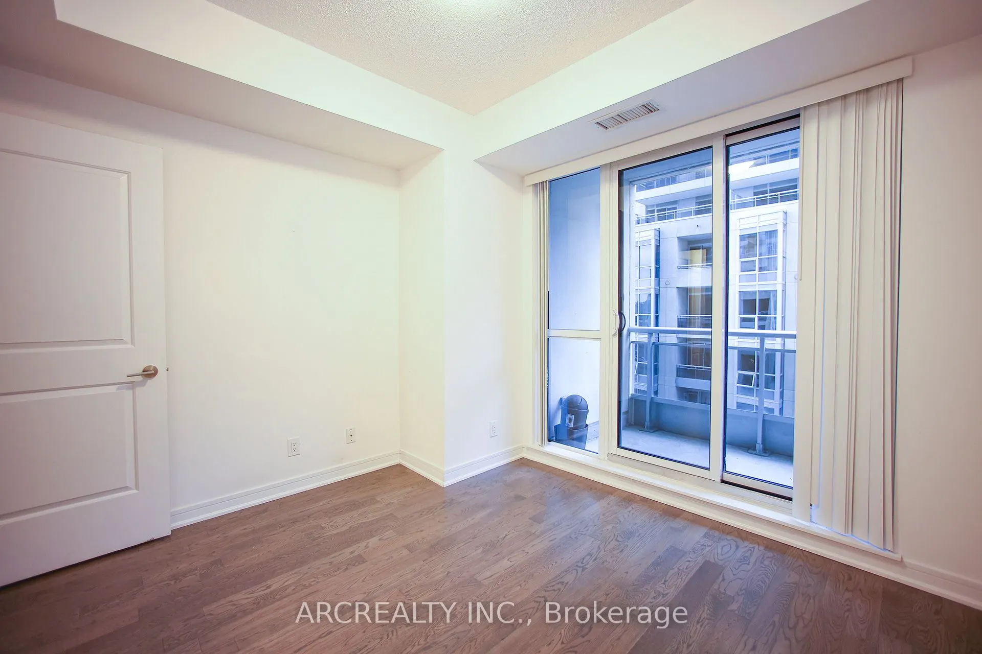 9205 Yonge Street, #512