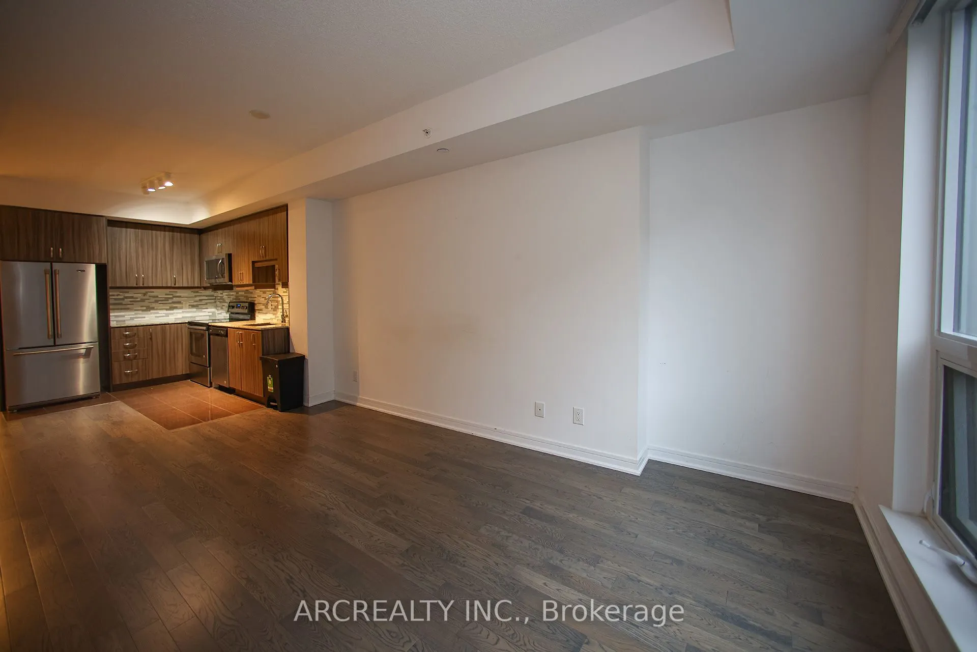 9205 Yonge Street, #512
