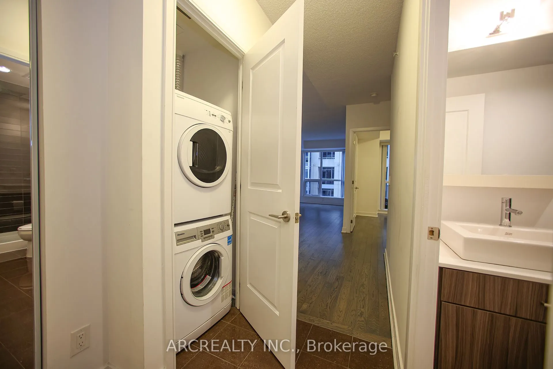 9205 Yonge Street, #512