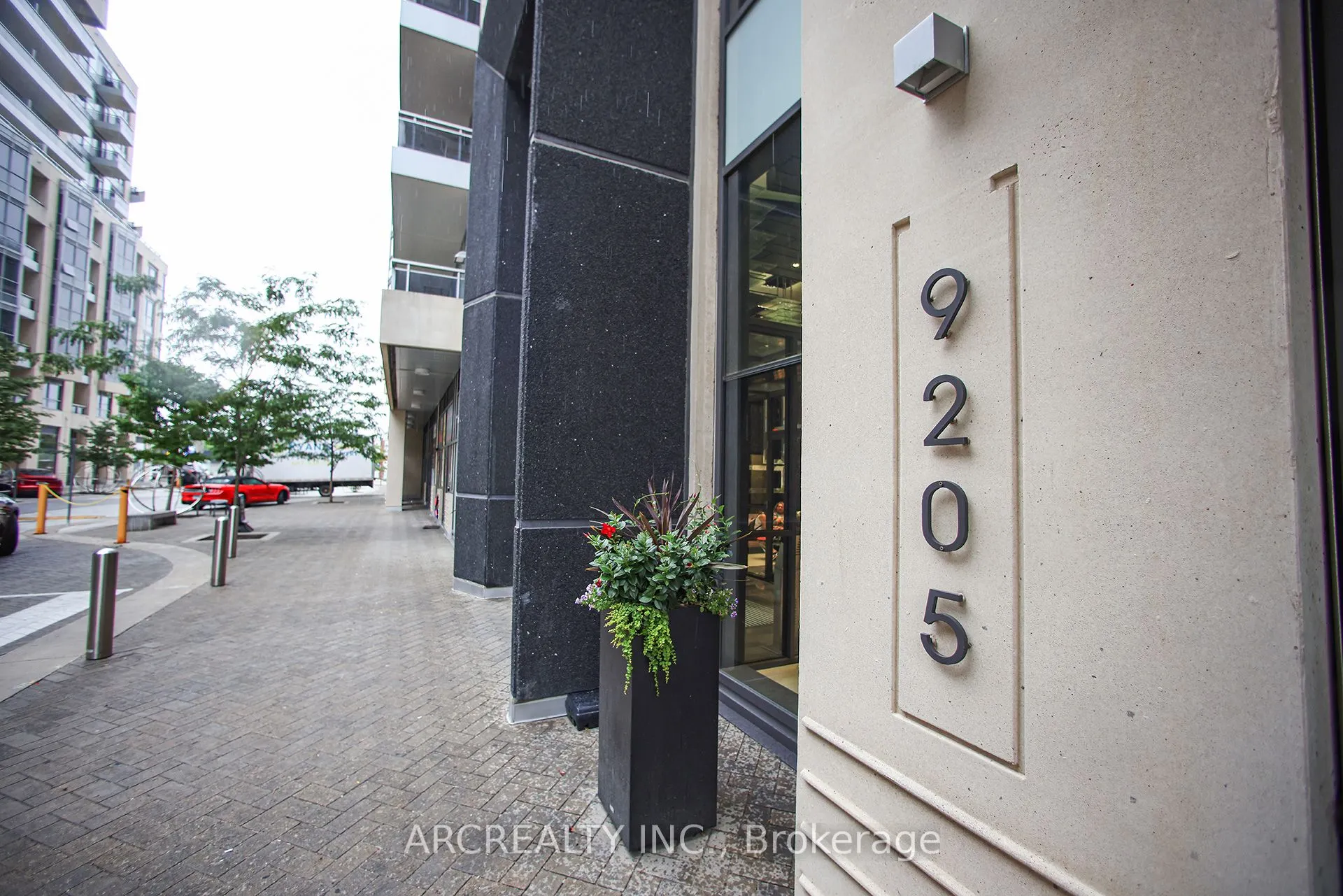 9205 Yonge Street, #512