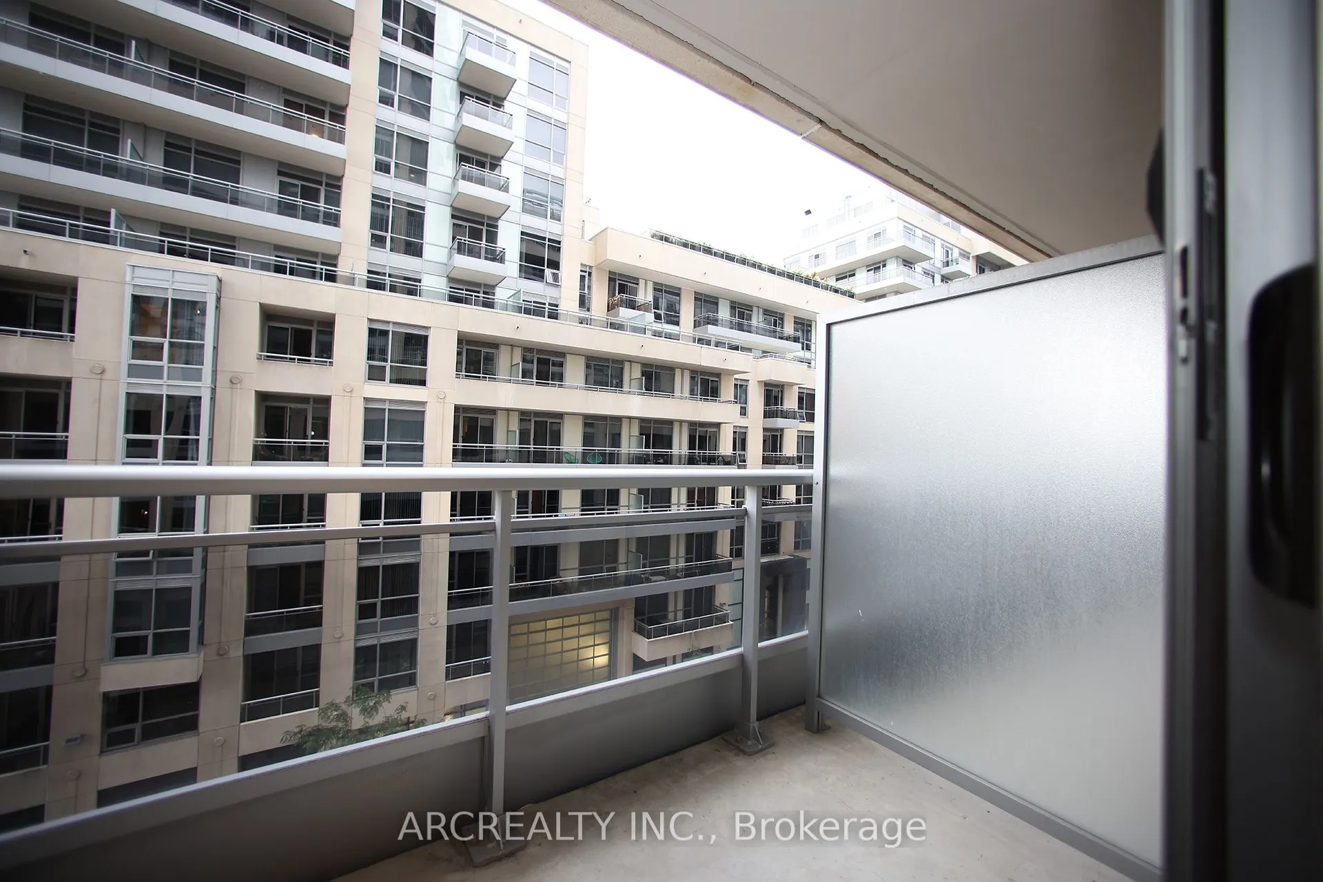 9205 Yonge Street, #512