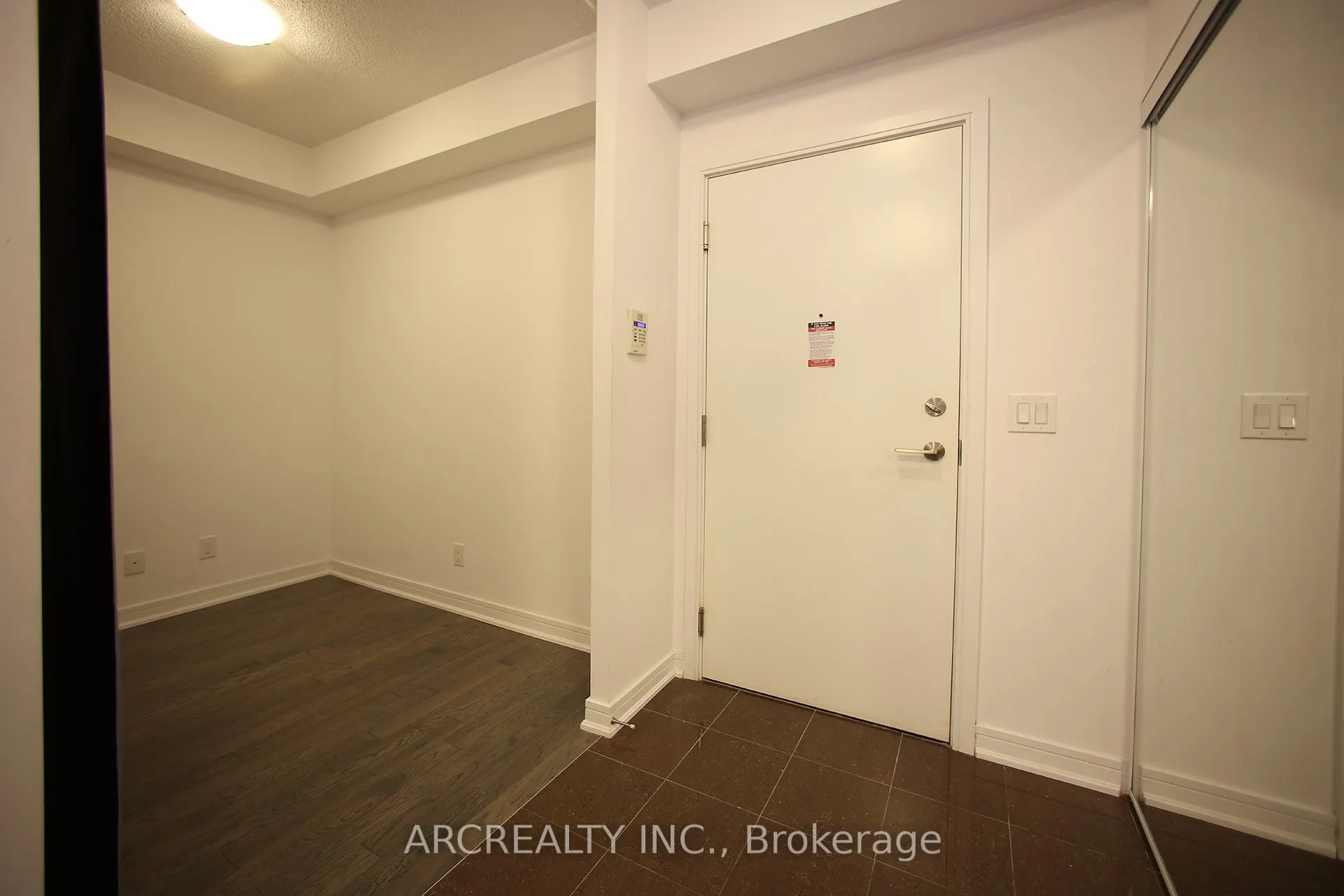9205 Yonge Street, #512