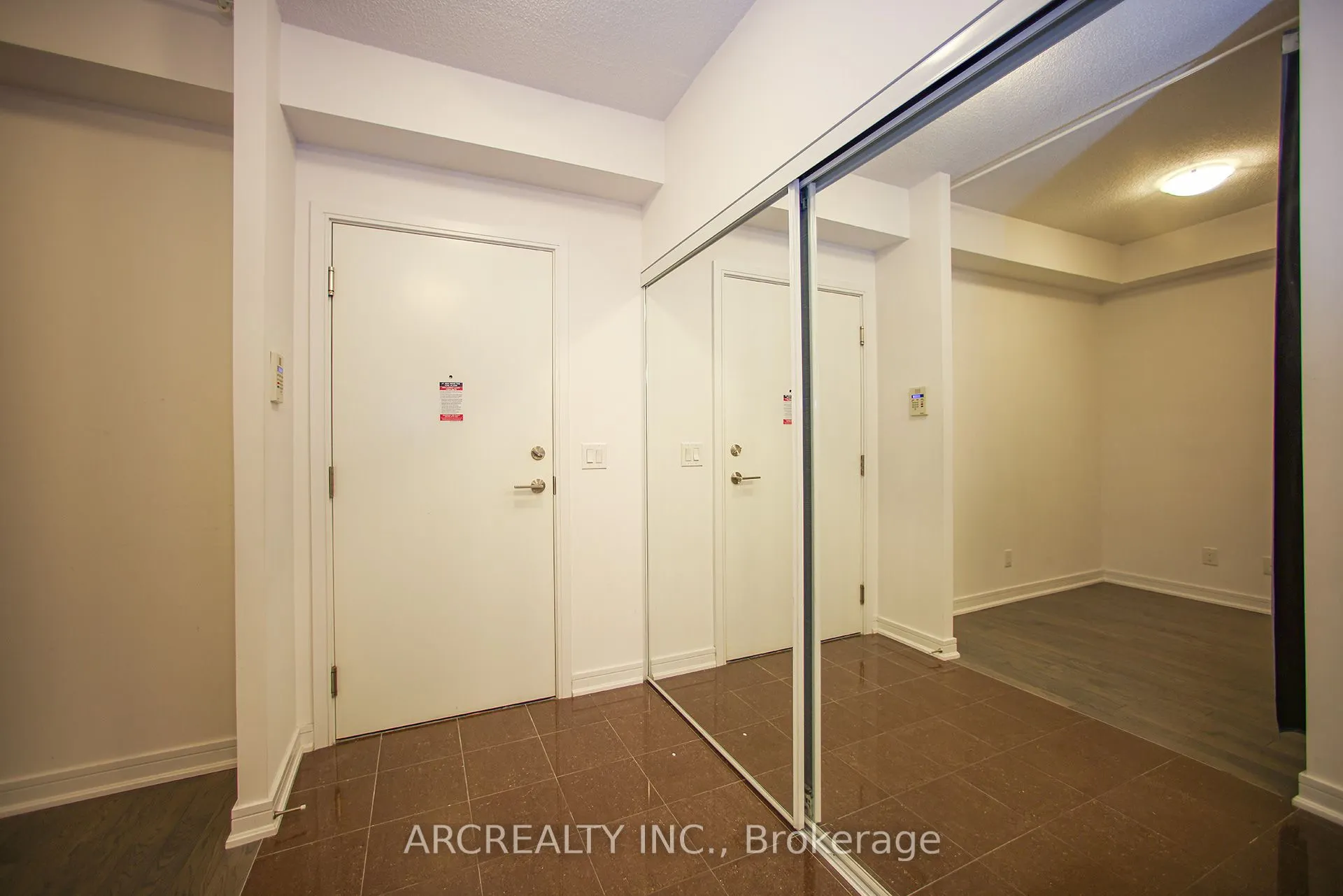 9205 Yonge Street, #512