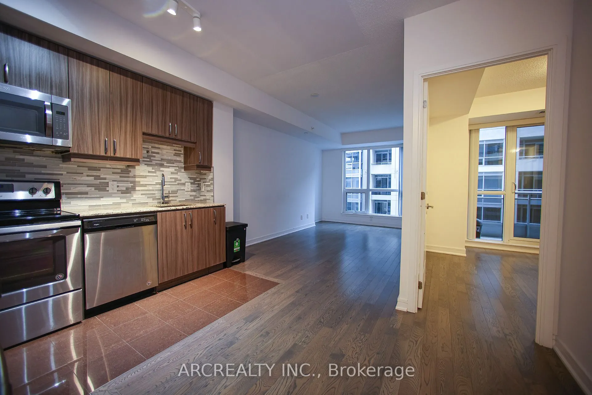 9205 Yonge Street, #512