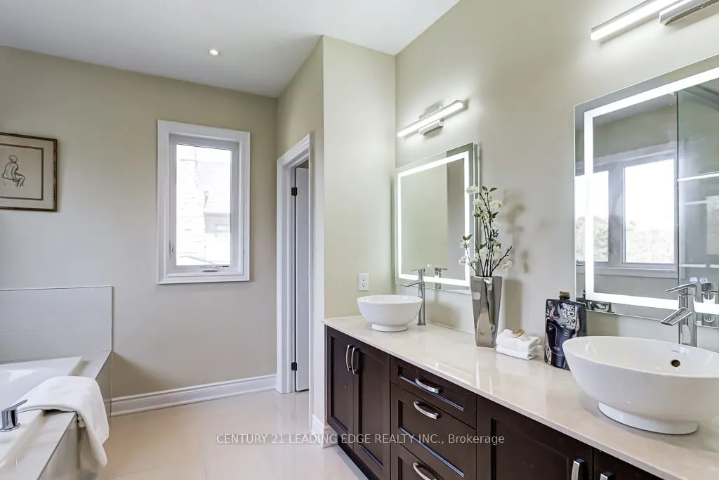 6 SOMER RUMM Court