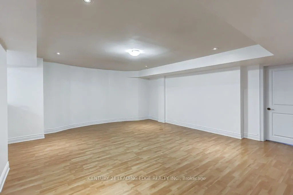 6 SOMER RUMM Court