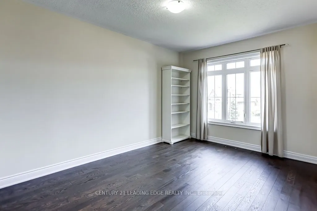 6 SOMER RUMM Court