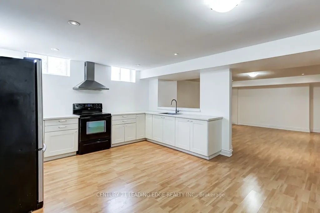 6 SOMER RUMM Court