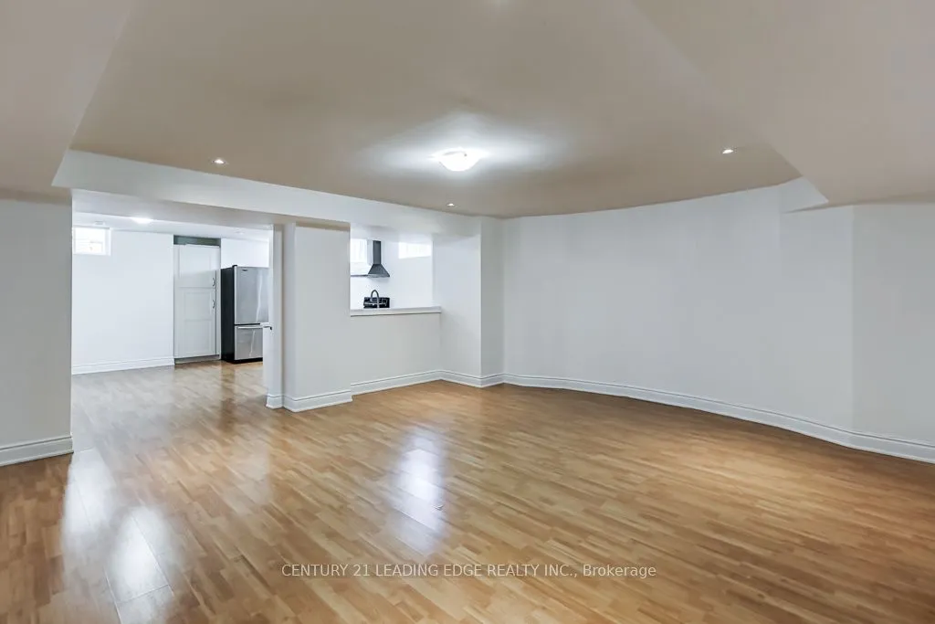 6 SOMER RUMM Court
