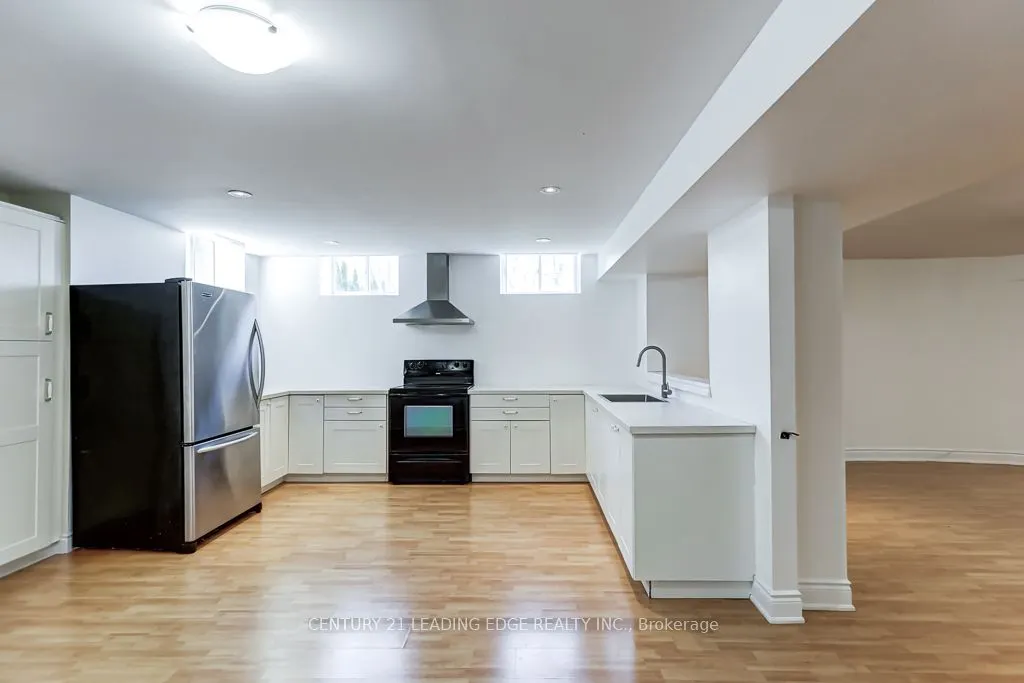6 SOMER RUMM Court