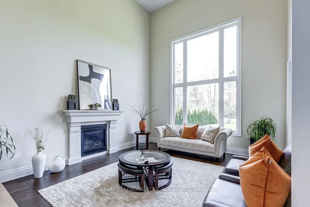6 SOMER RUMM Court
