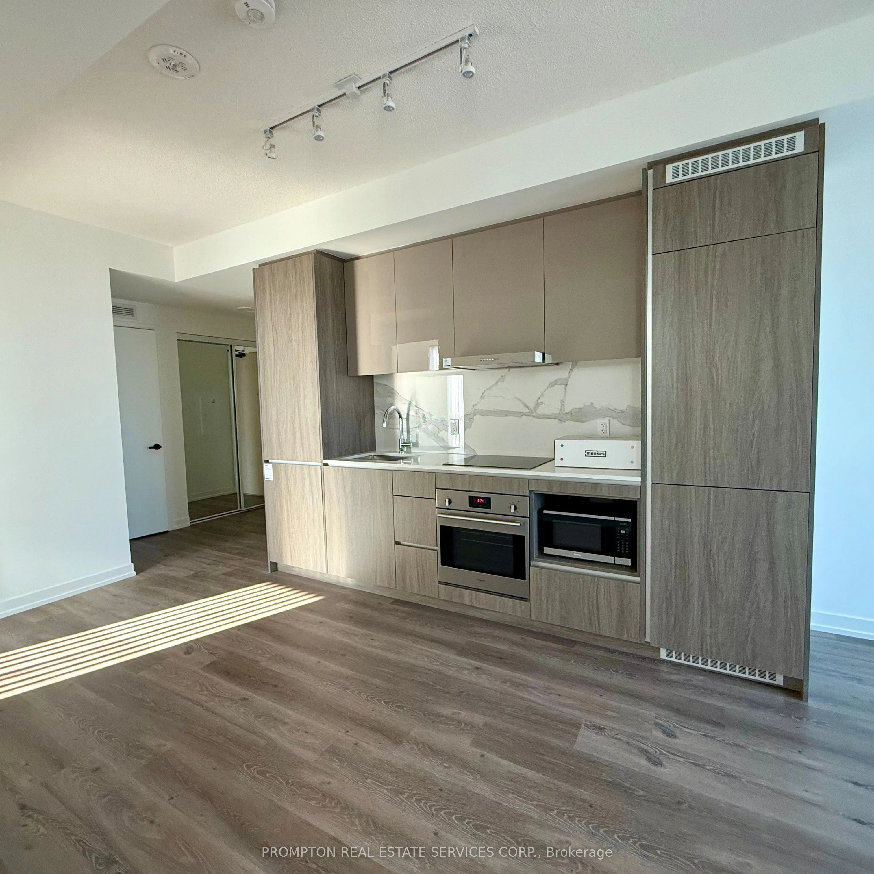 28 Interchange Way, #2112