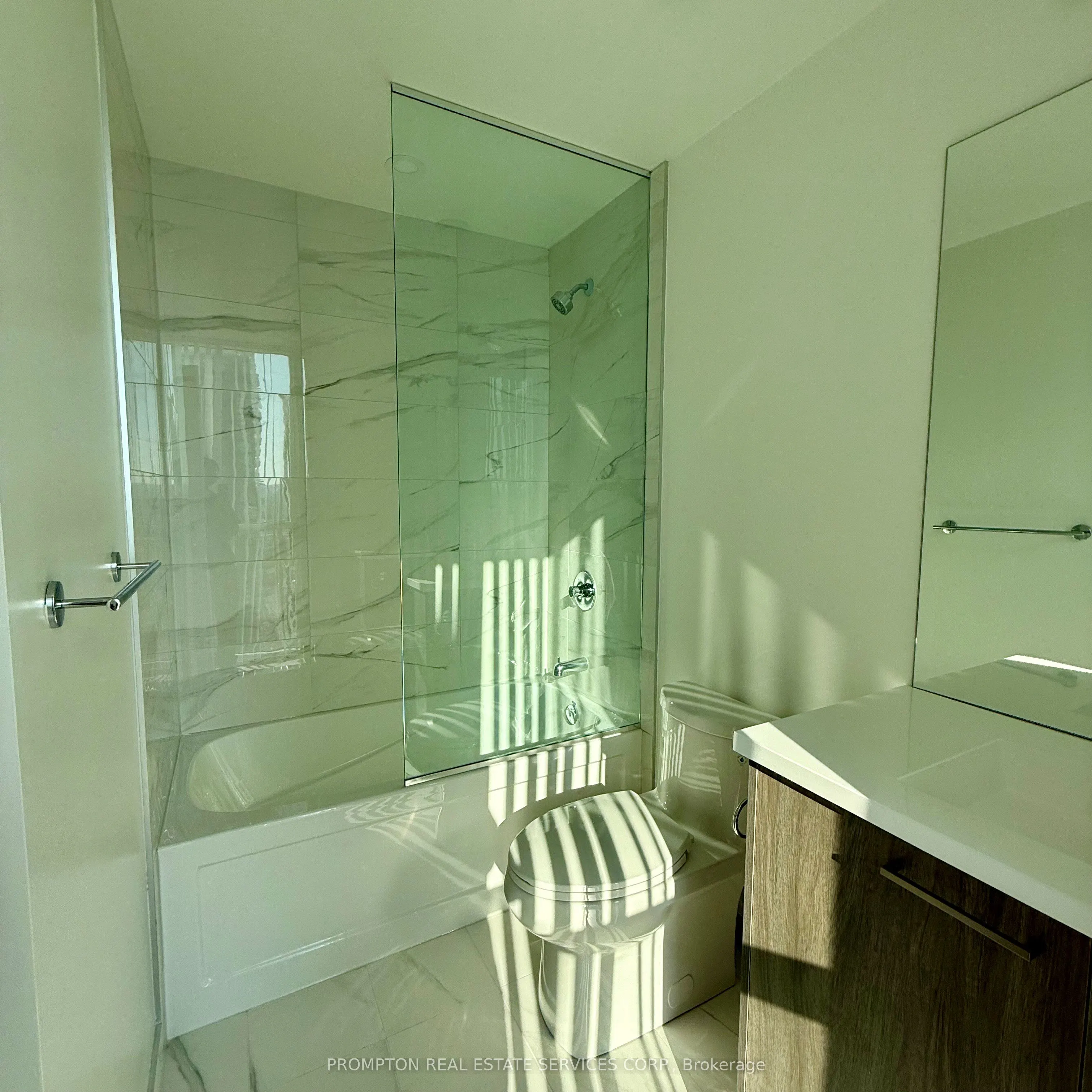28 Interchange Way, #2112
