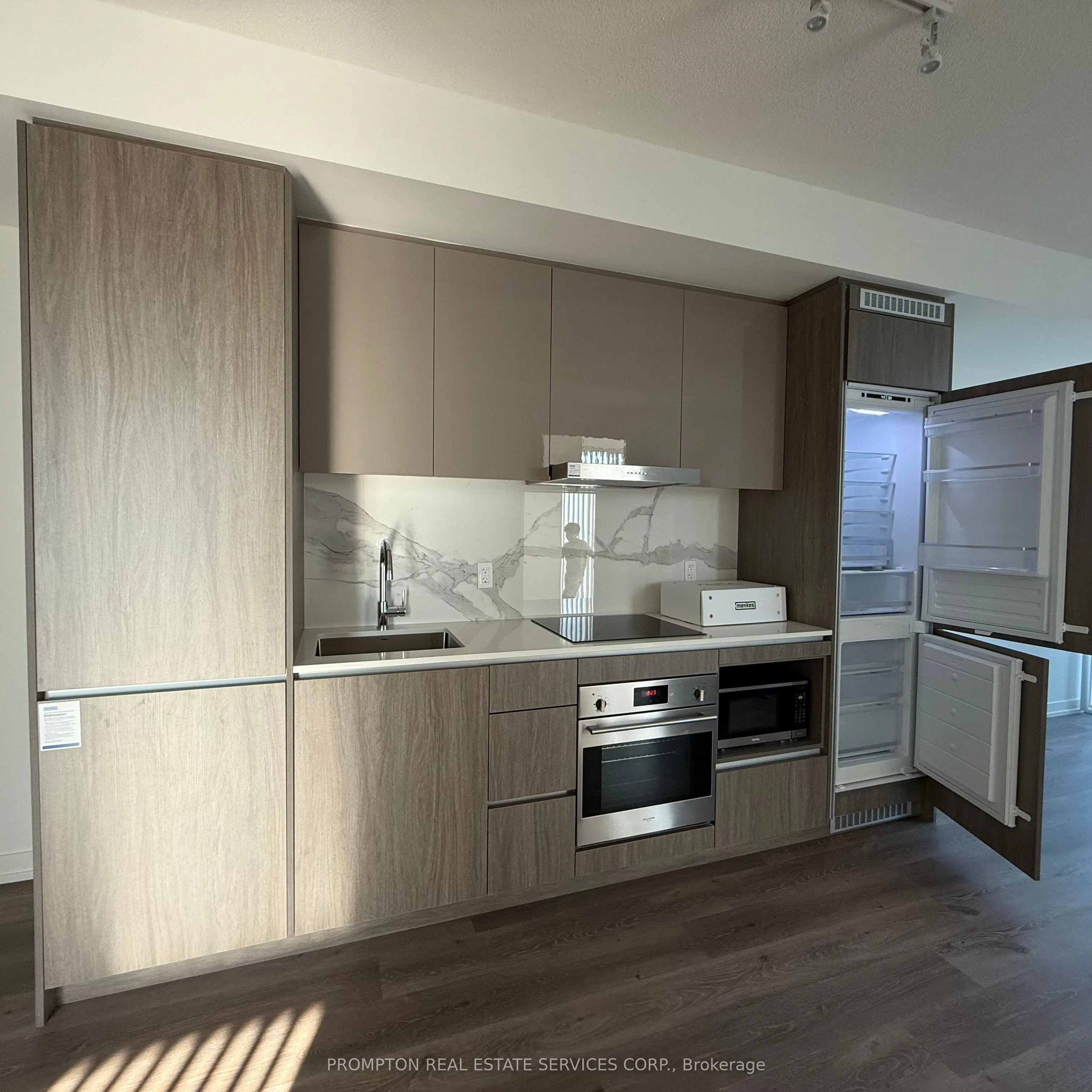 28 Interchange Way, #2112