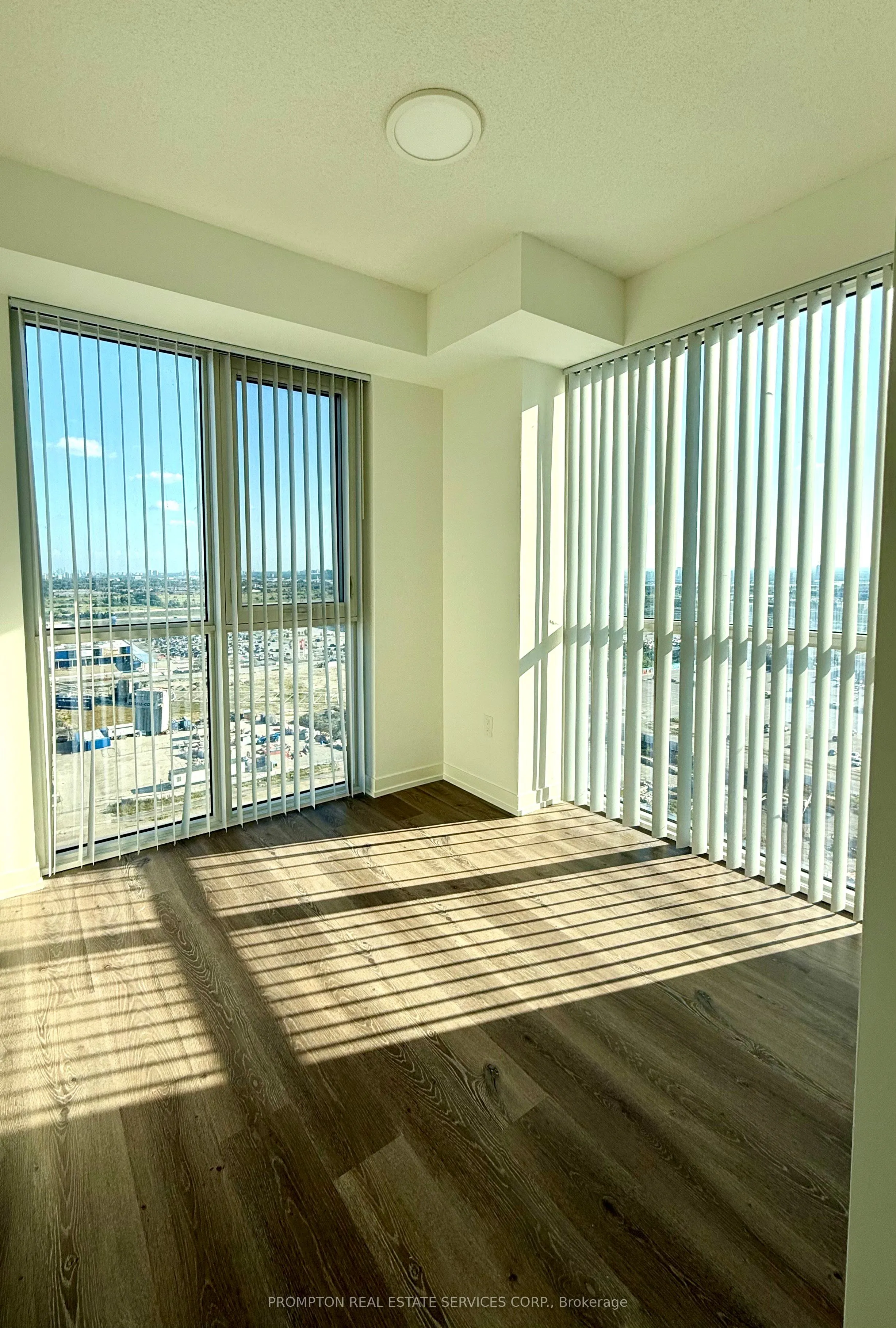 28 Interchange Way, #2112