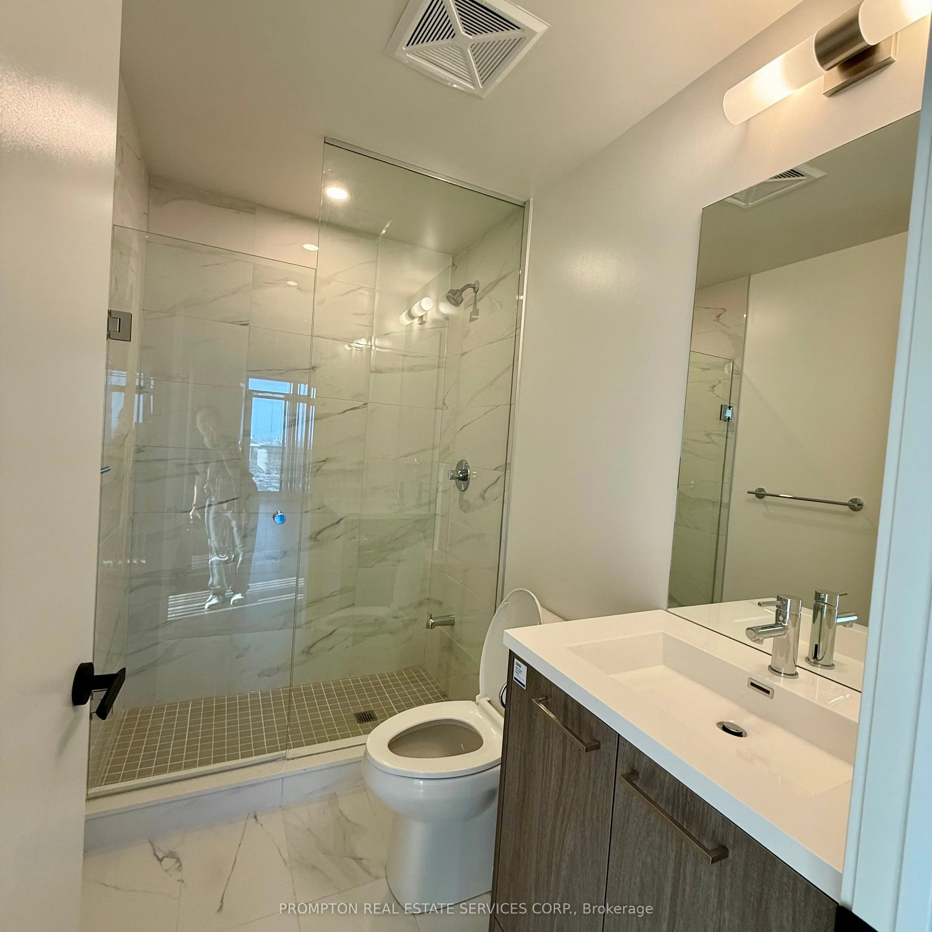 28 Interchange Way, #2112