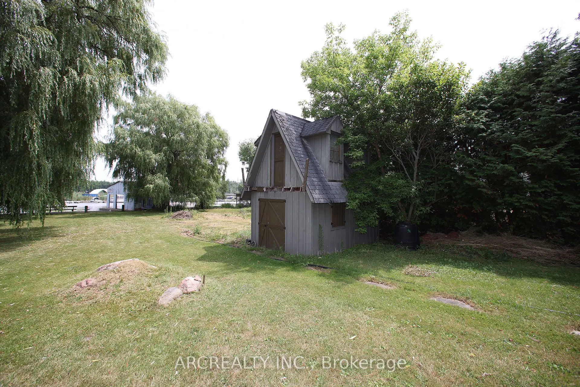 15 River Drive