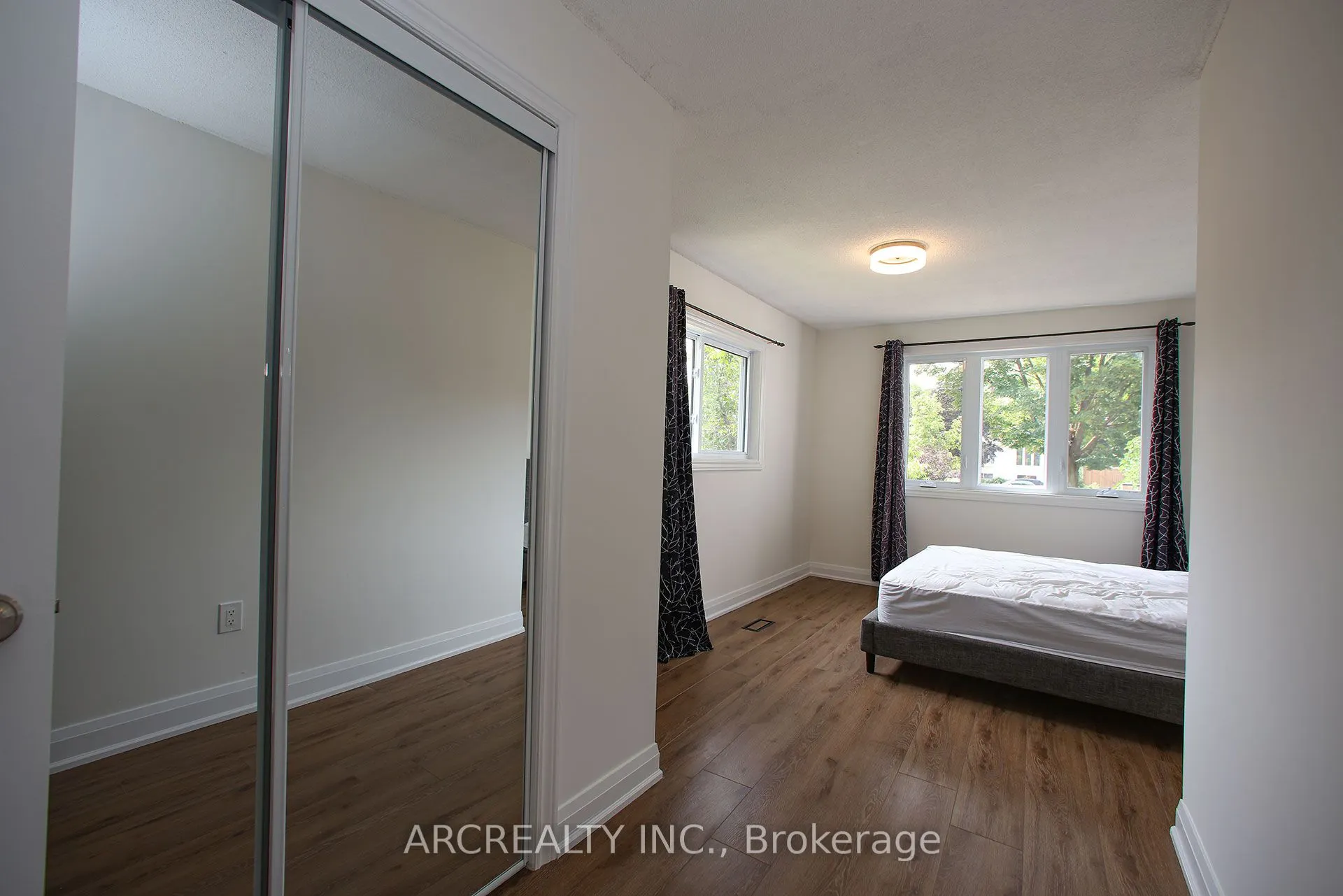 15 River Drive