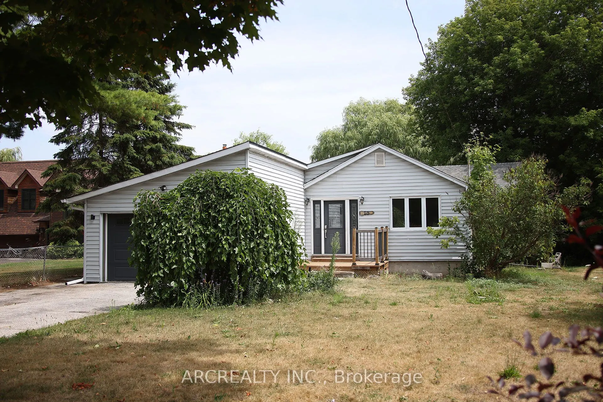 15 River Drive